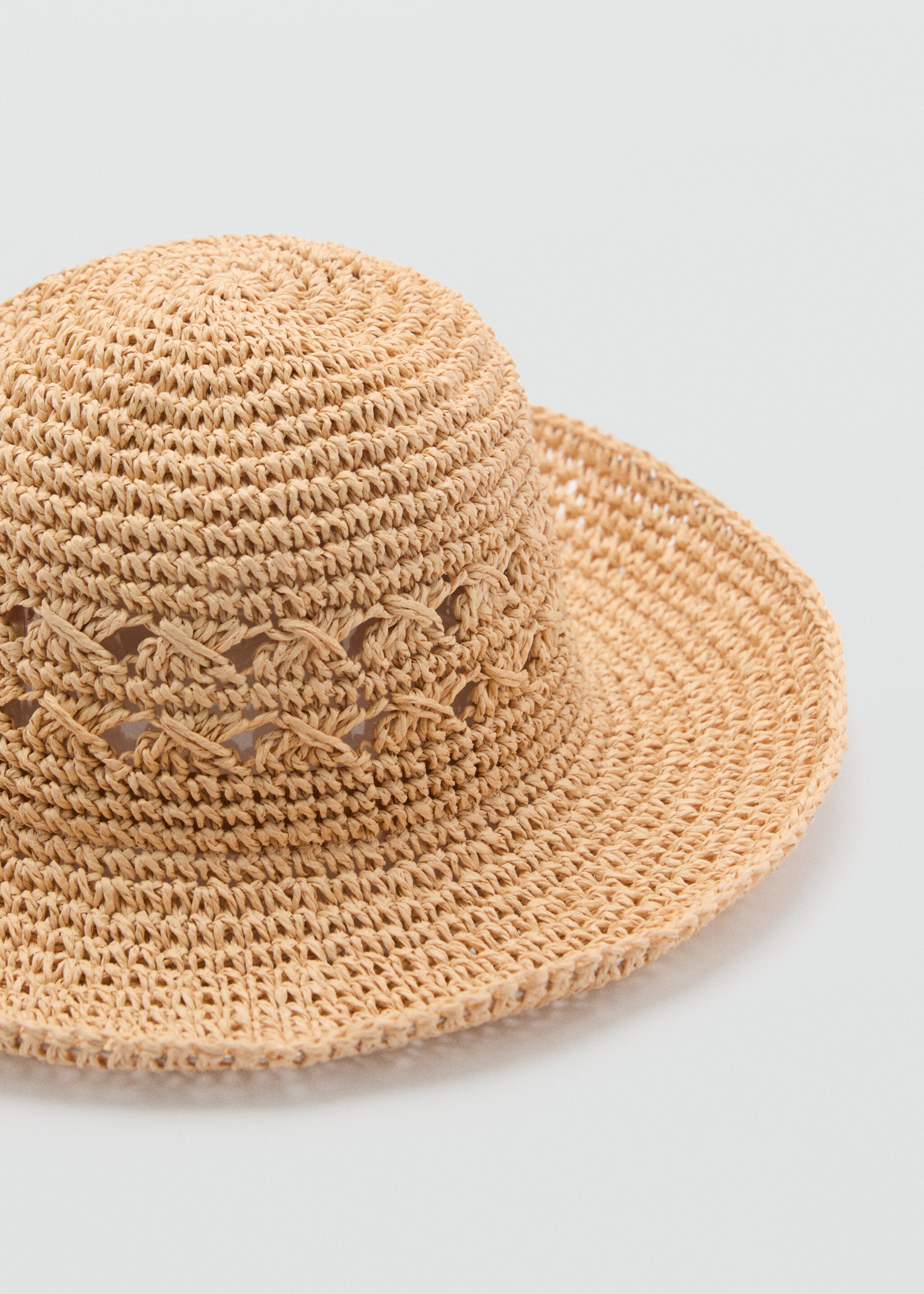 Sombrero fibra natural detalles calados - Plano medio