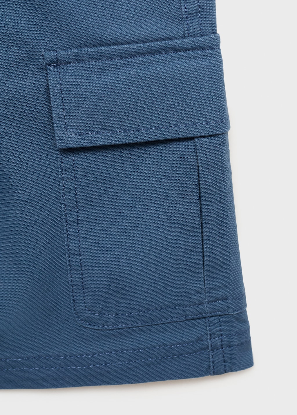 Cargo pockets Bermuda shorts