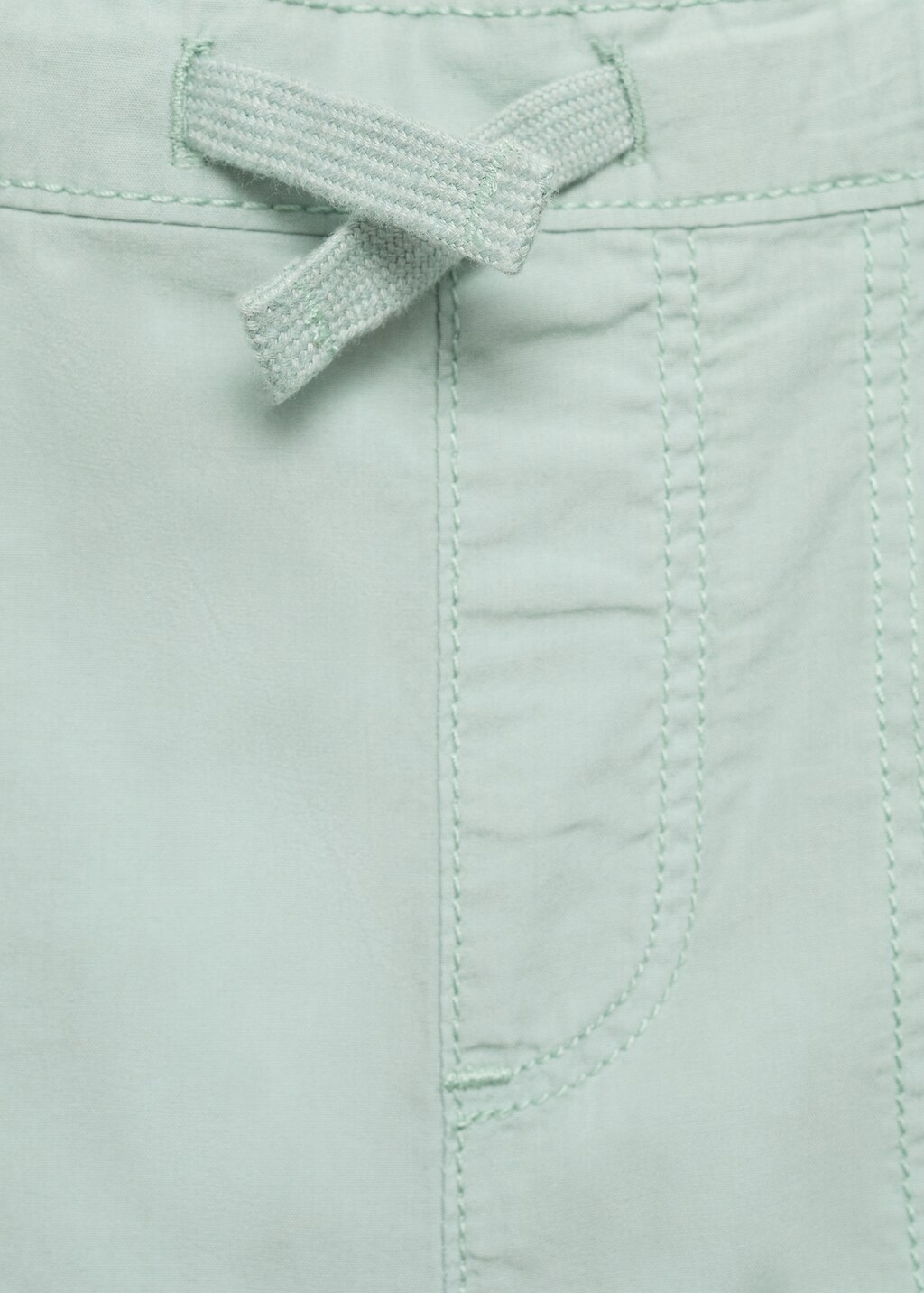 Elastic waist Bermuda shorts