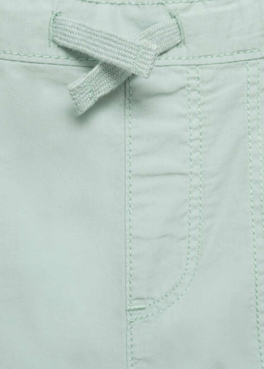 Elastic waist Bermuda shorts