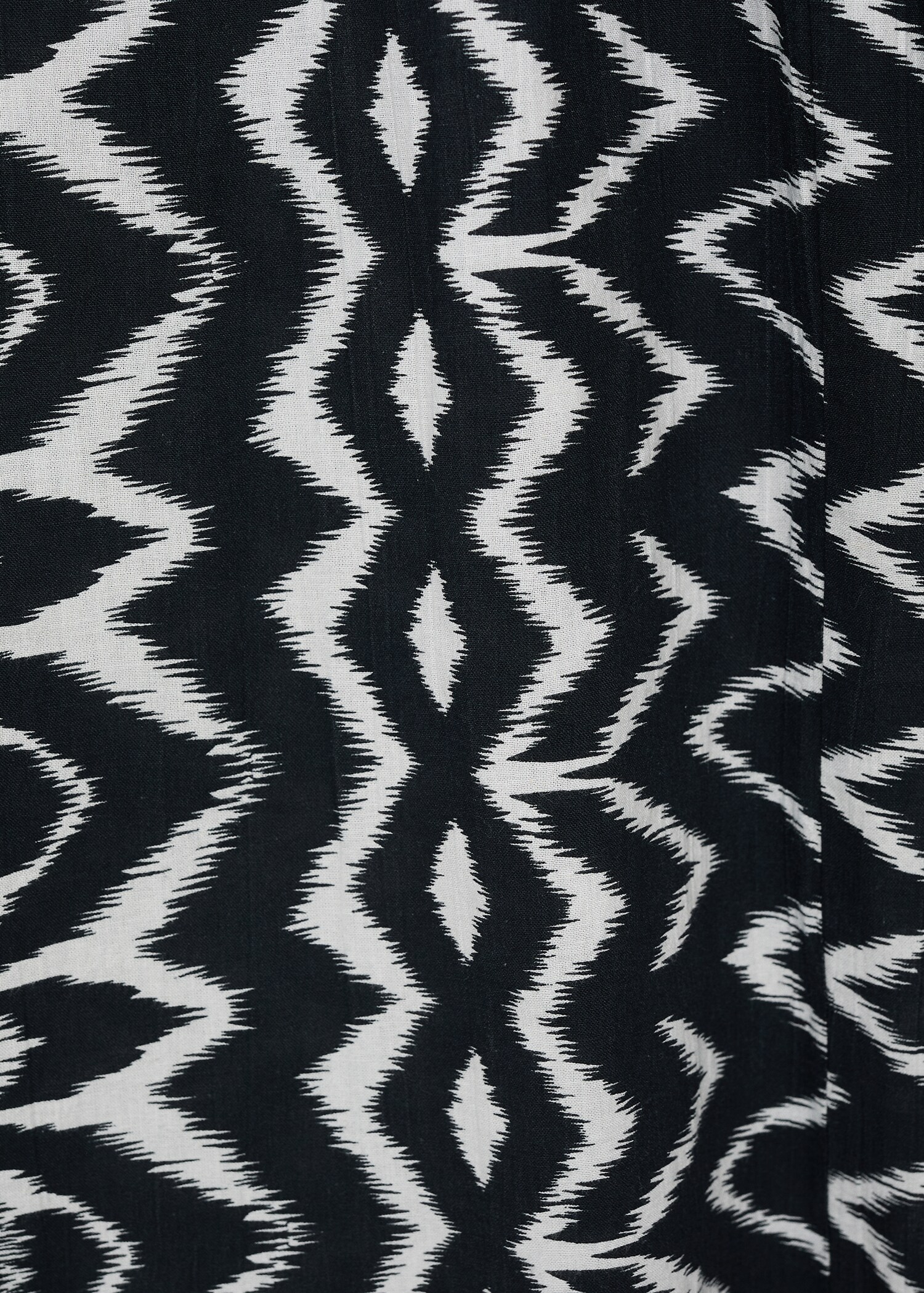 Printed straight trousers - Details of the article 0