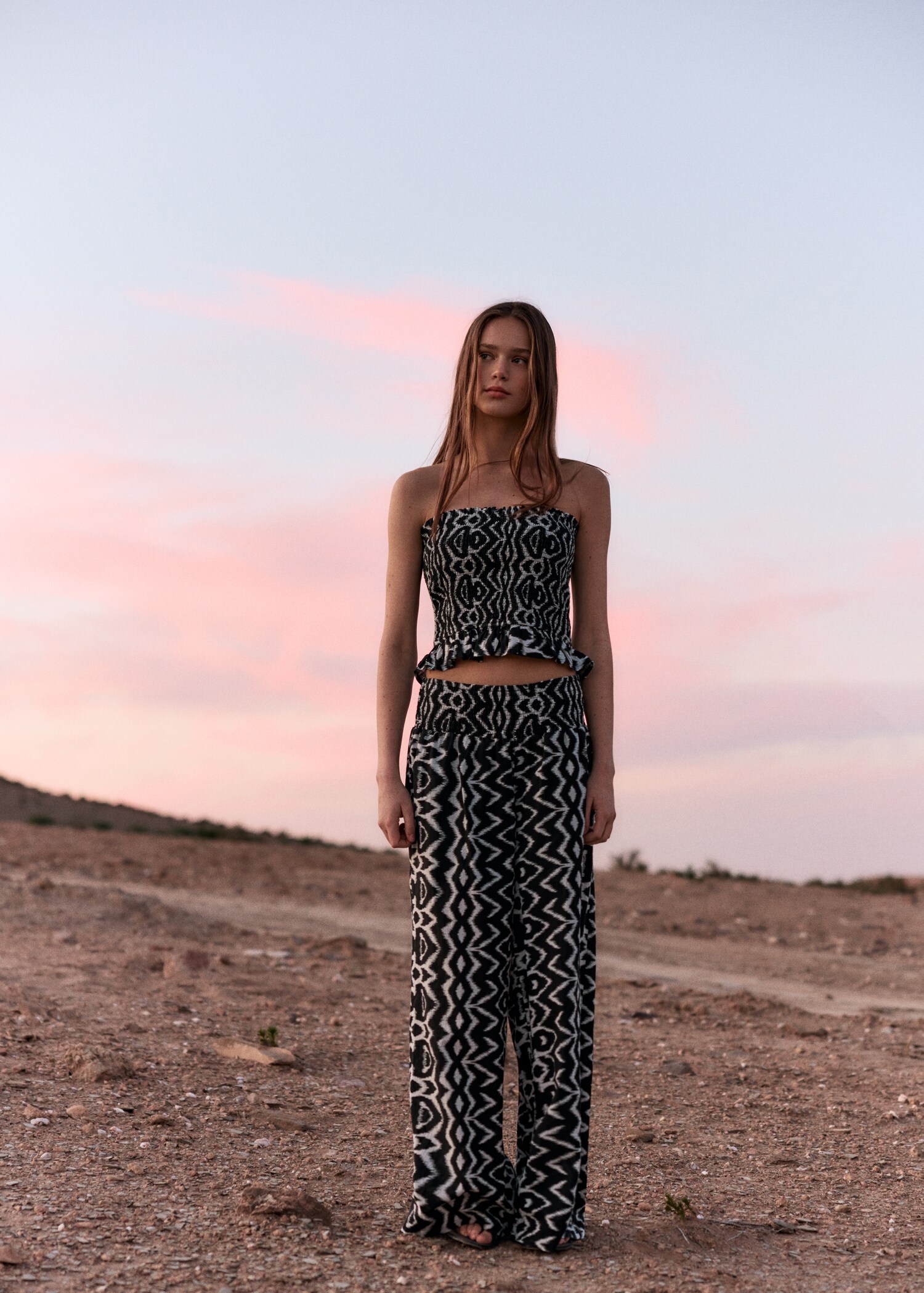 Printed straight trousers - Details of the article 5