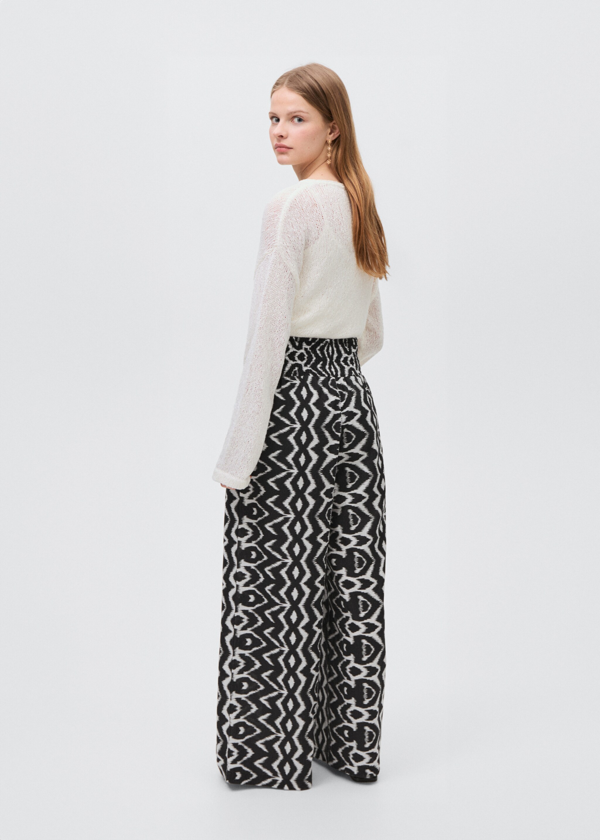 Printed straight trousers - Reverse of the article