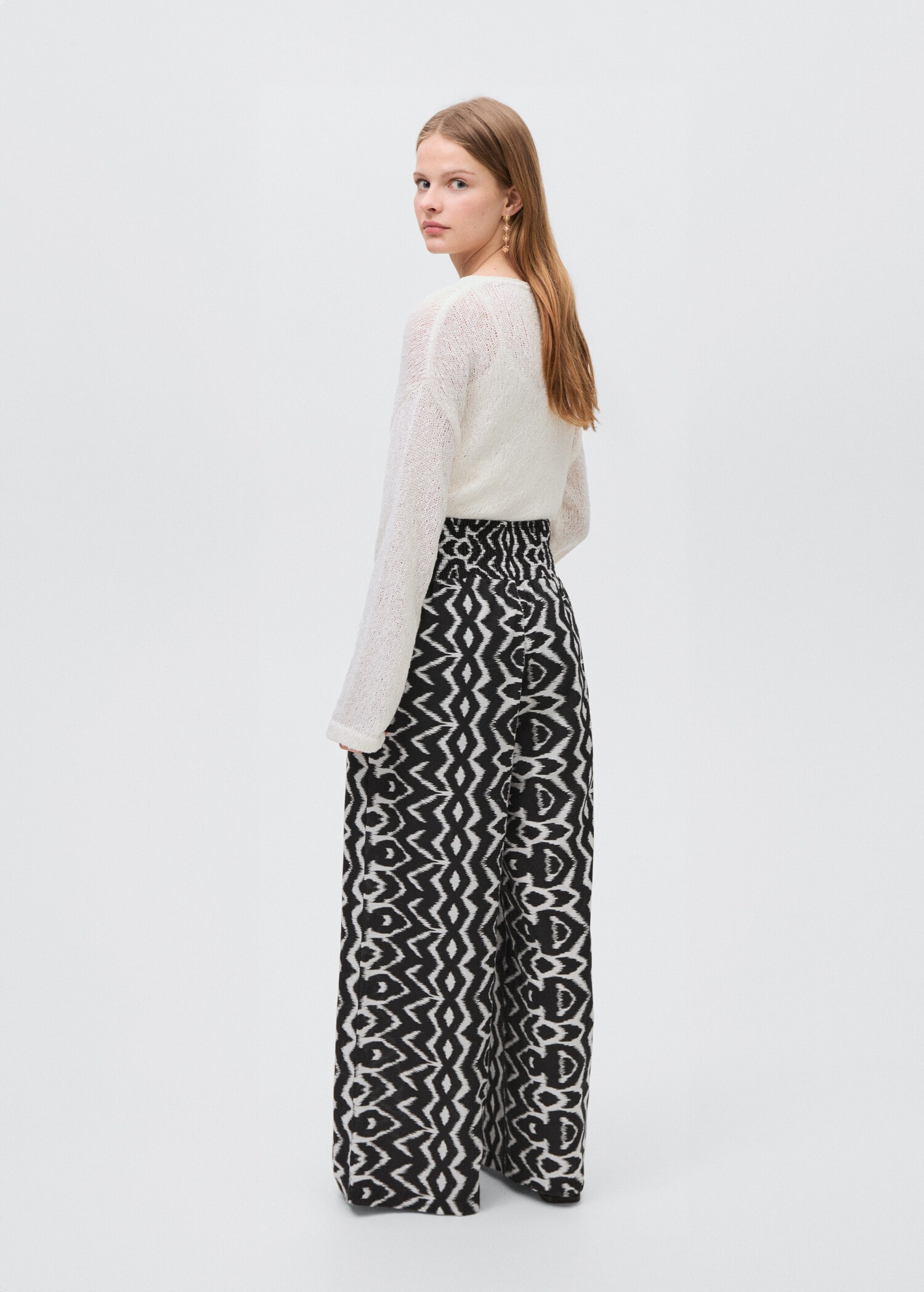 Printed straight trousers - Reverse of the article