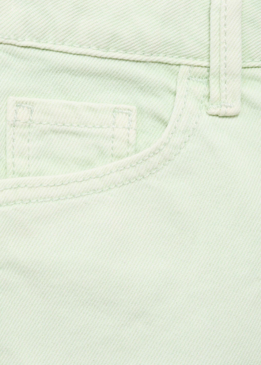 Denim shorts with frayed hem