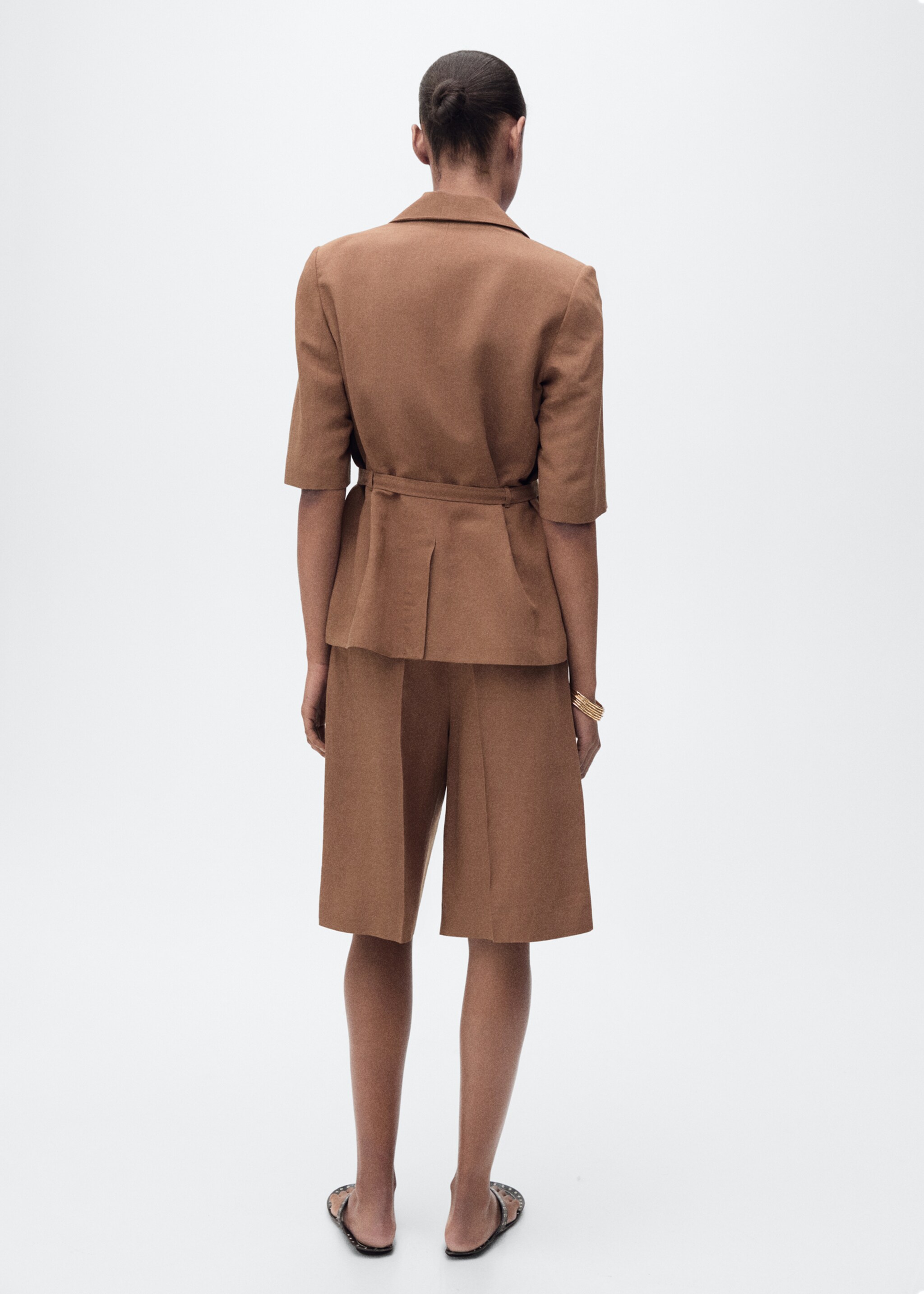 Linen-blend suit jacket with belt - Reverse of the article