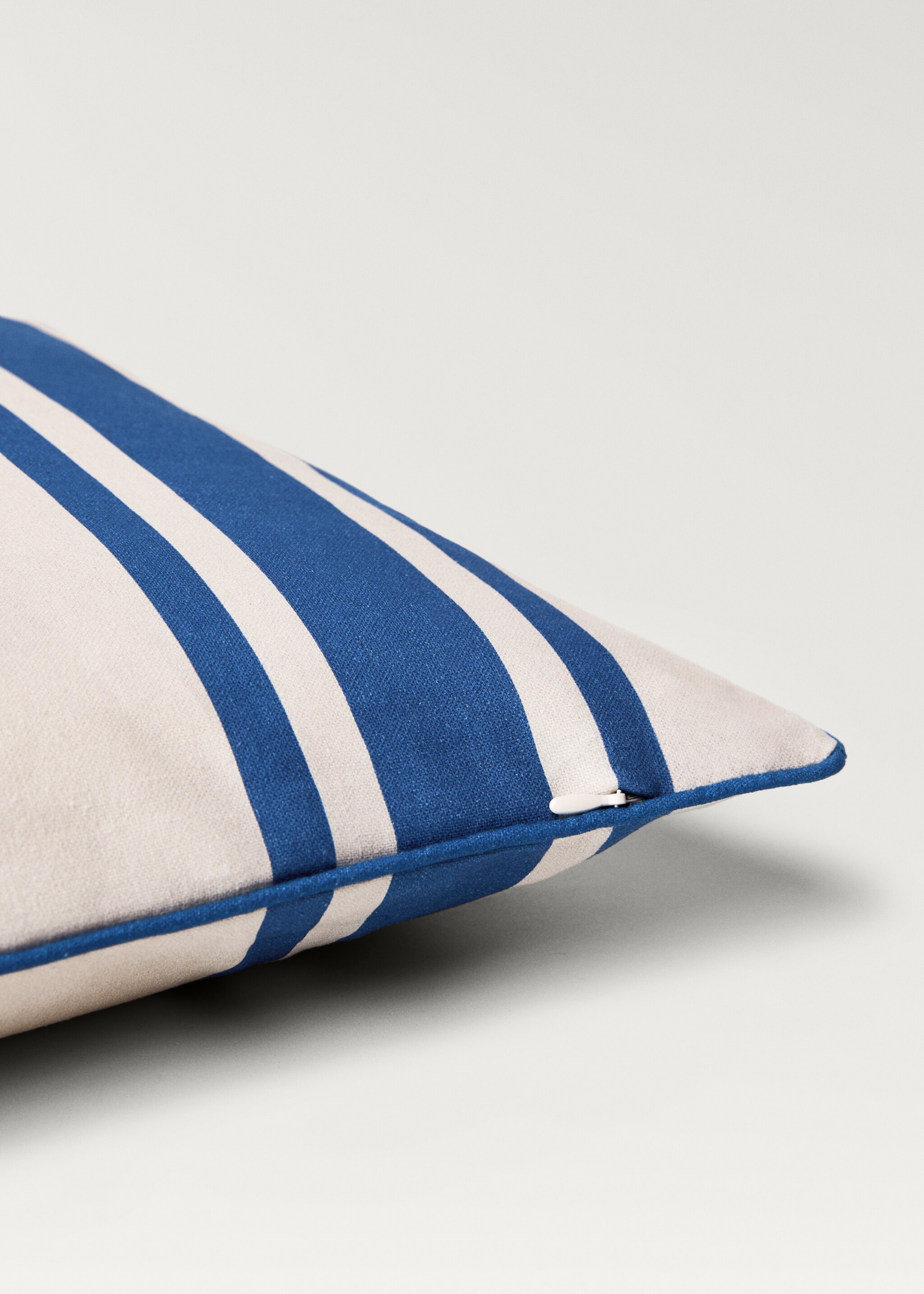 Waterproof striped cushion cover 40x60 cm - Details of the article 1