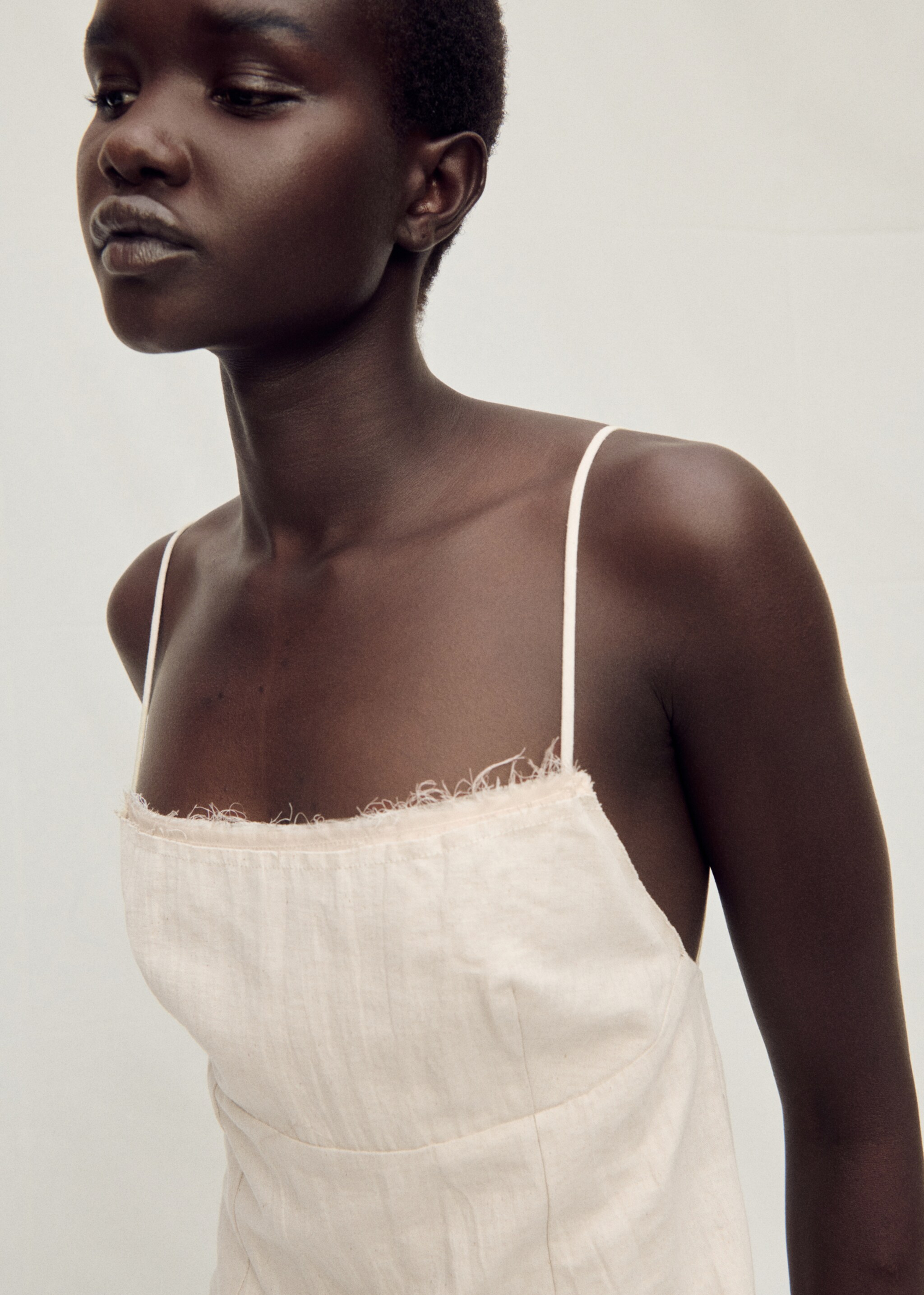 Cotton dress with frayed neckline - Details of the article 1