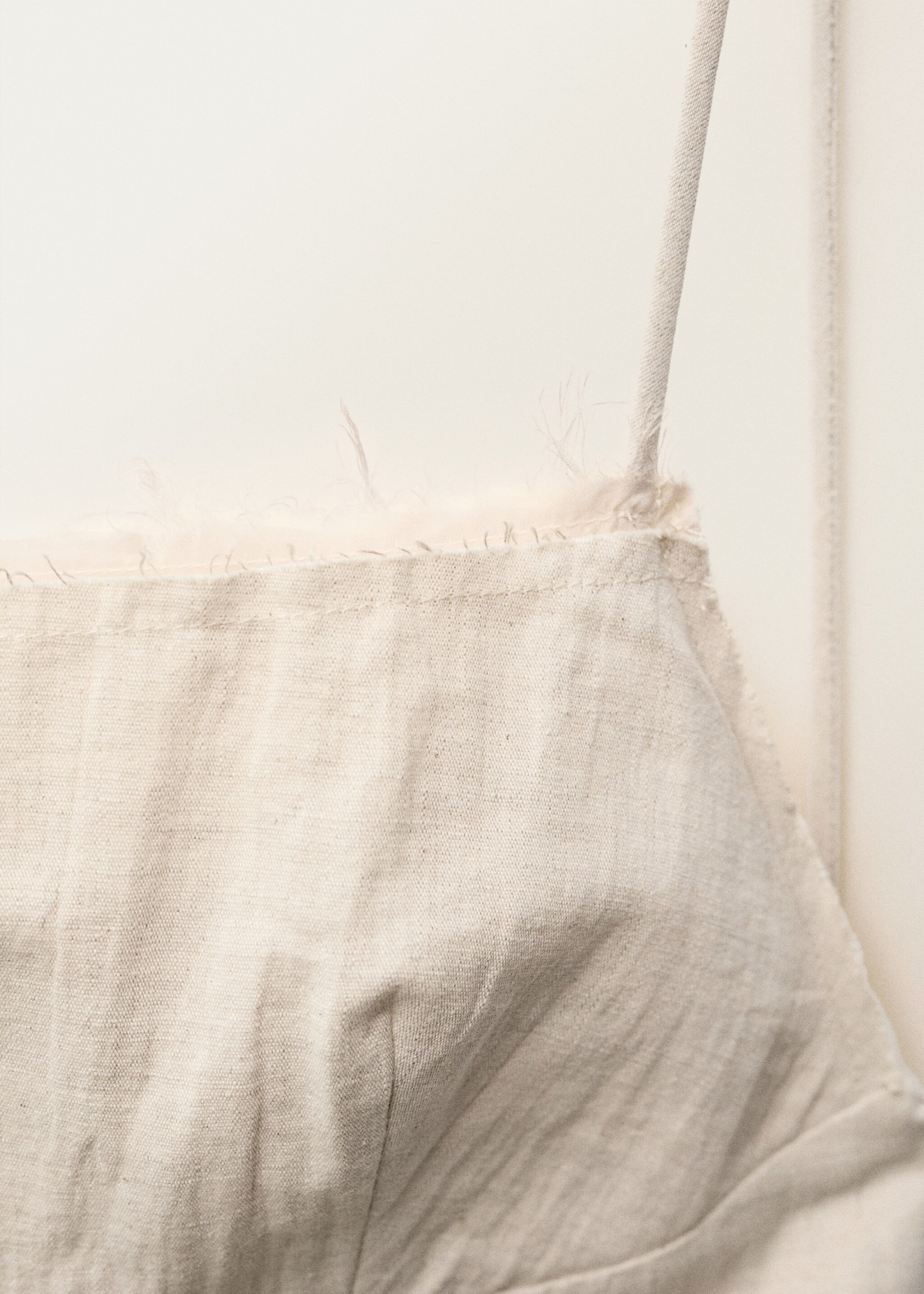 Cotton dress with frayed neckline - Details of the article 8