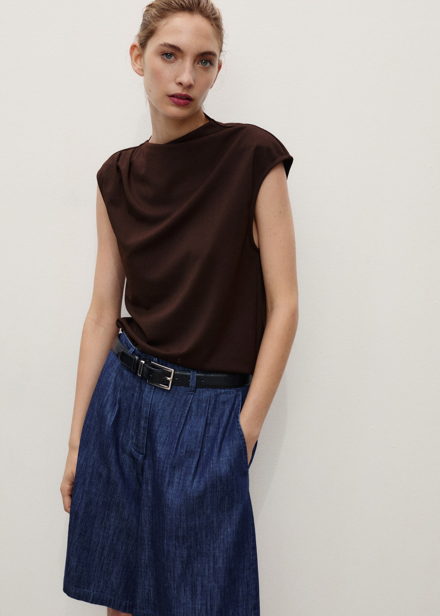 Straight-fit rinse-wash denim bermuda shorts - Details of the article 2