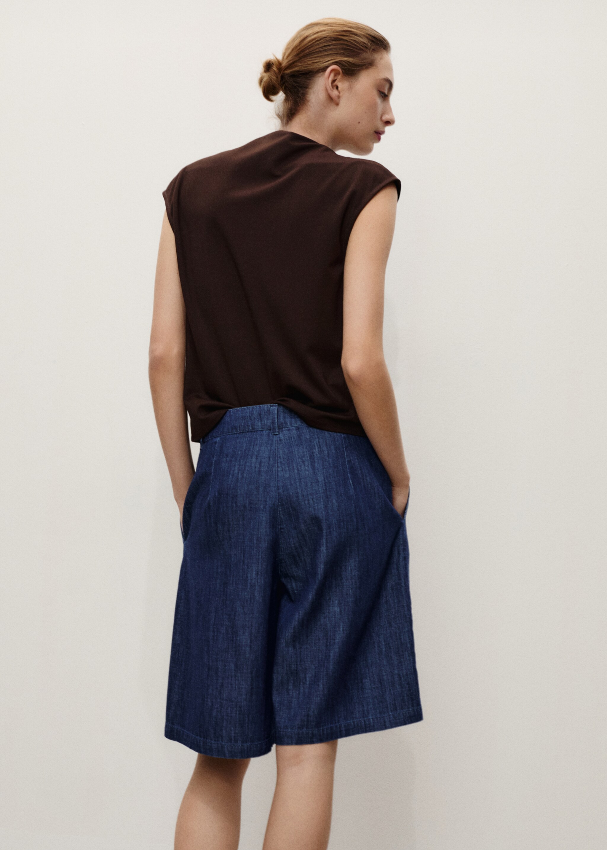 Straight-fit rinse-wash denim bermuda shorts - Reverse of the article