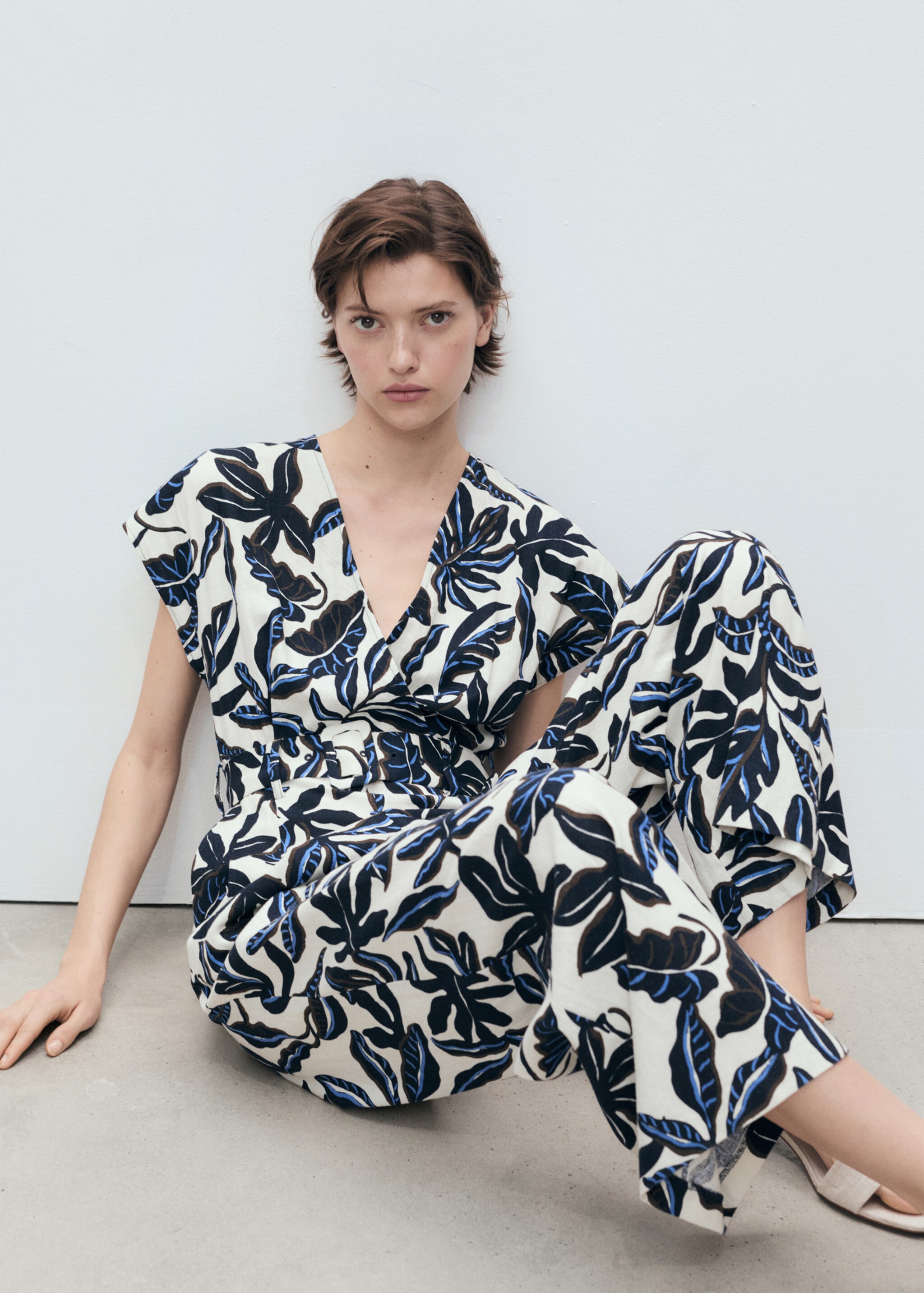 Bedruckter Leinen-Jumpsuit mit Gürtel - Detail des Artikels 2