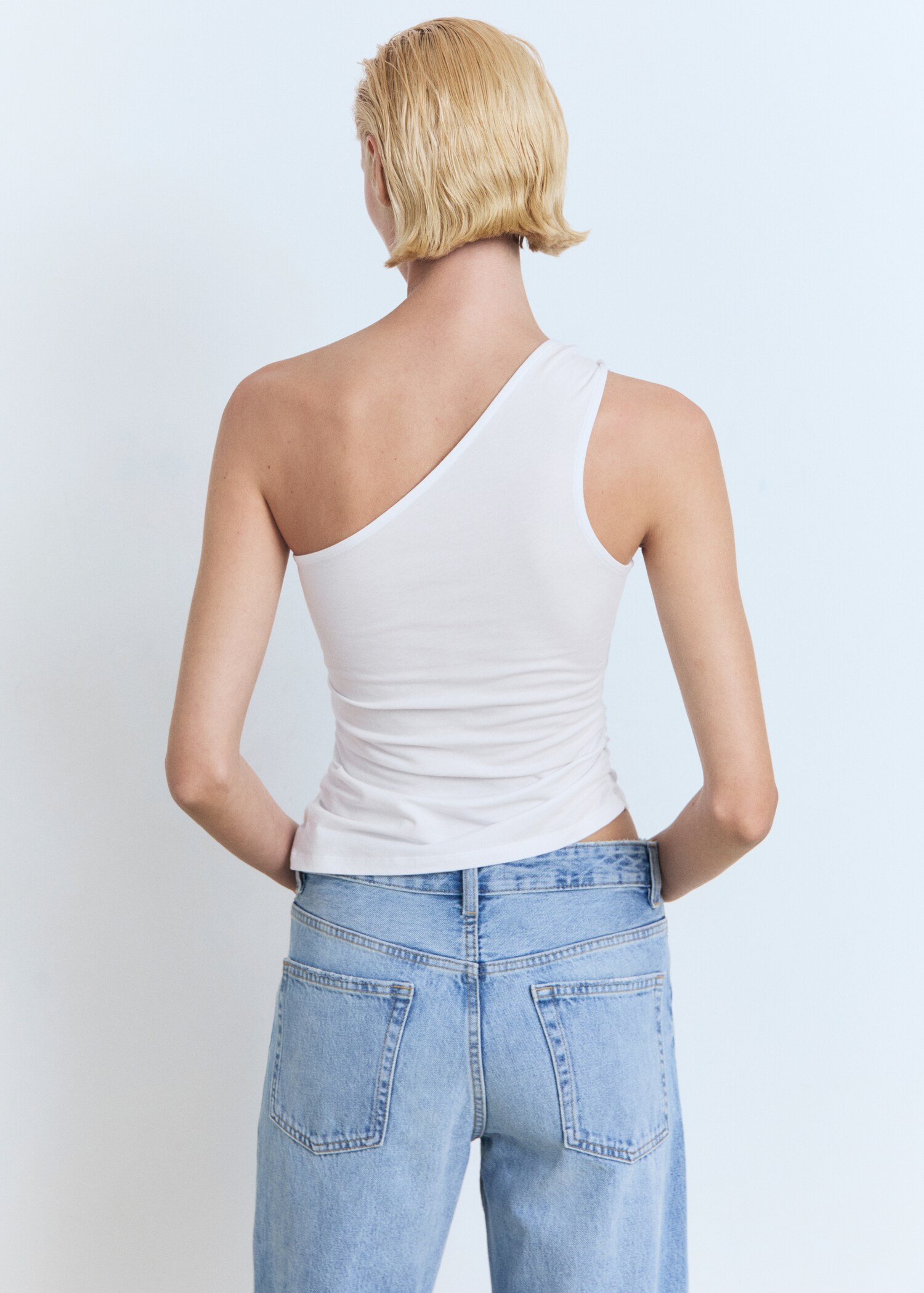 Asymmetrical top with knot detail - Reverse of the article