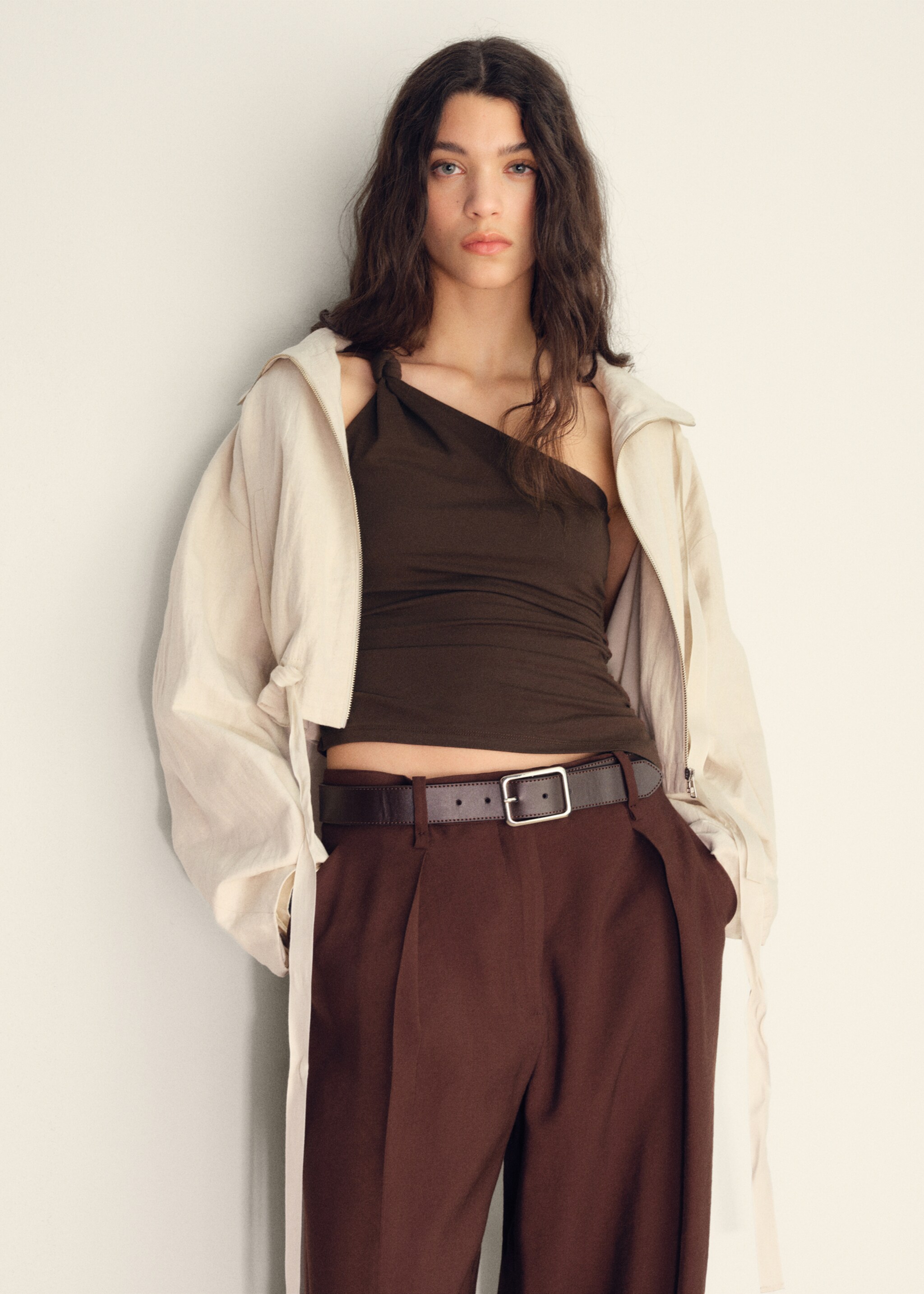 Asymmetric top with knot detail - Plano médio