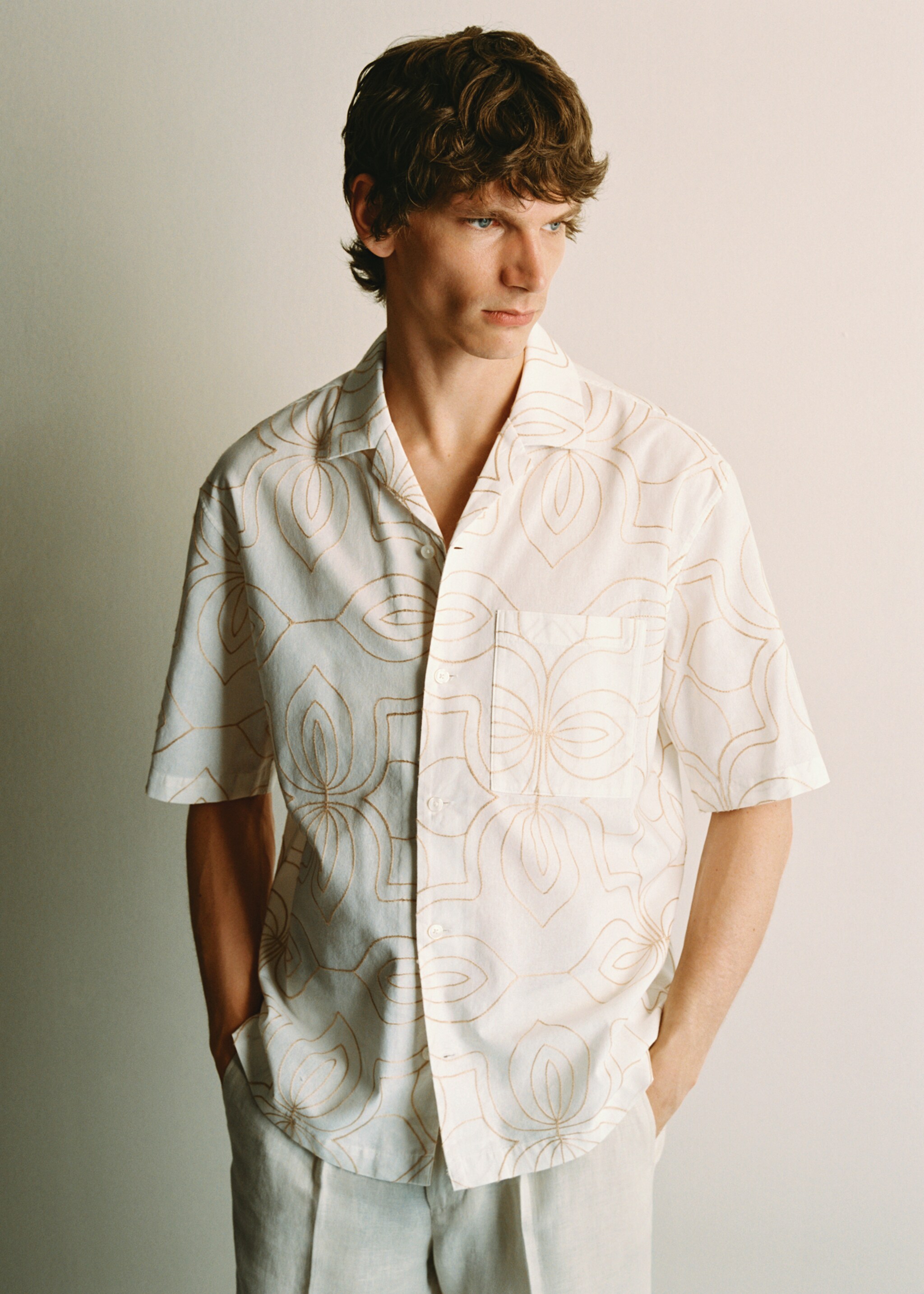 Shirt with embroidered bowling collar - Details of the article 3