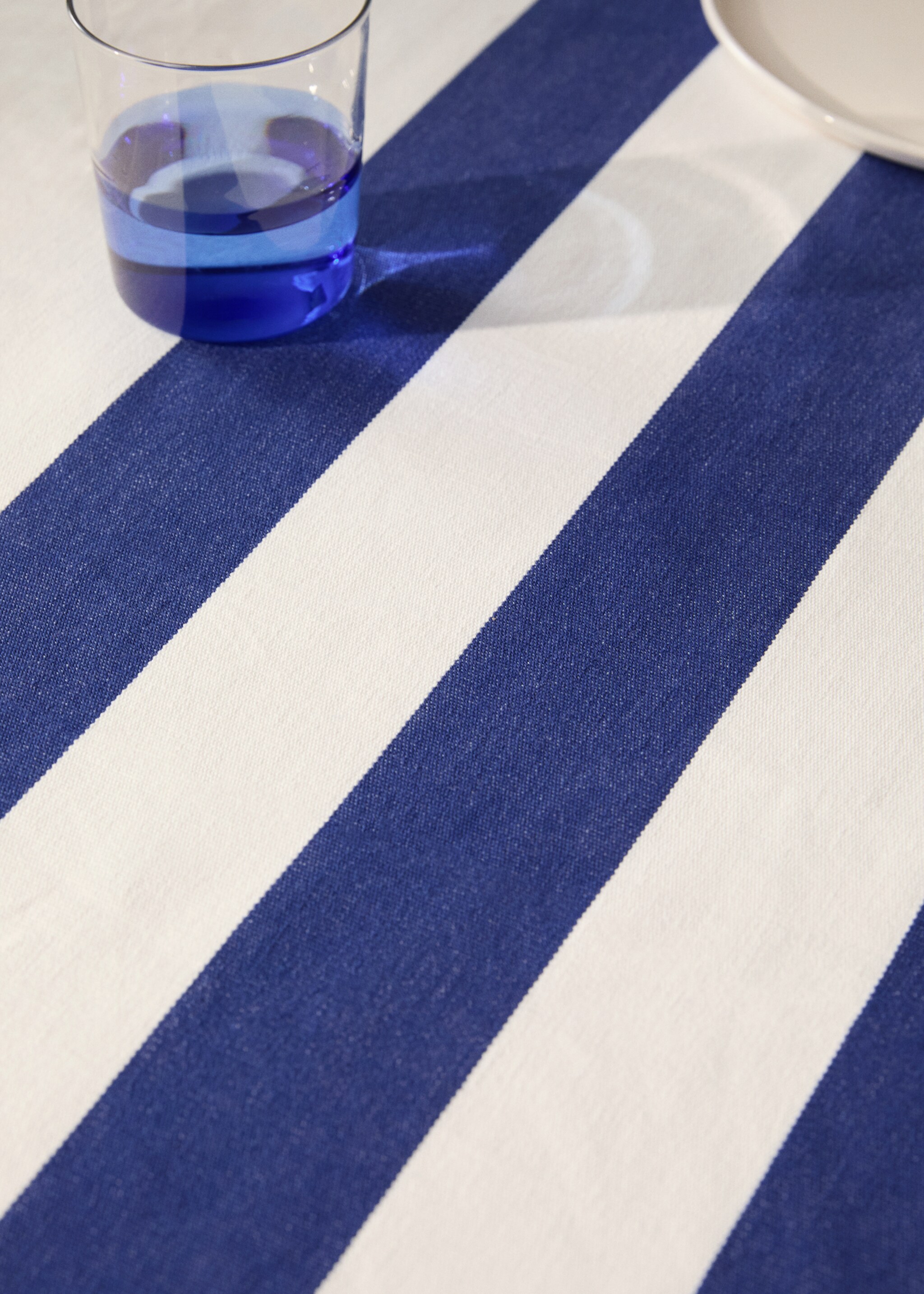 Cotton two-tone striped table runner - Details of the article 7