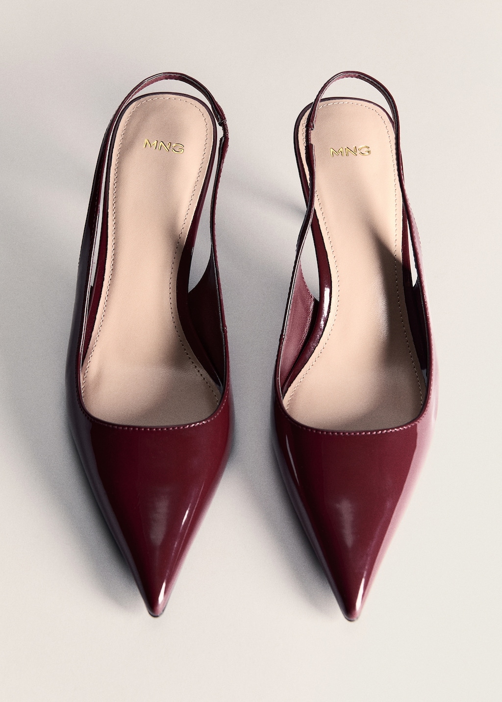 Pointed heel shoes hot sale