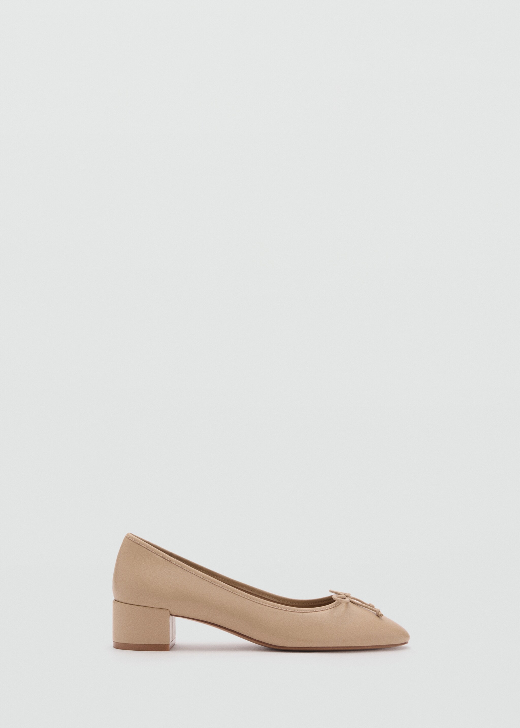 Heeled ballet flats with leather bow - Article without model