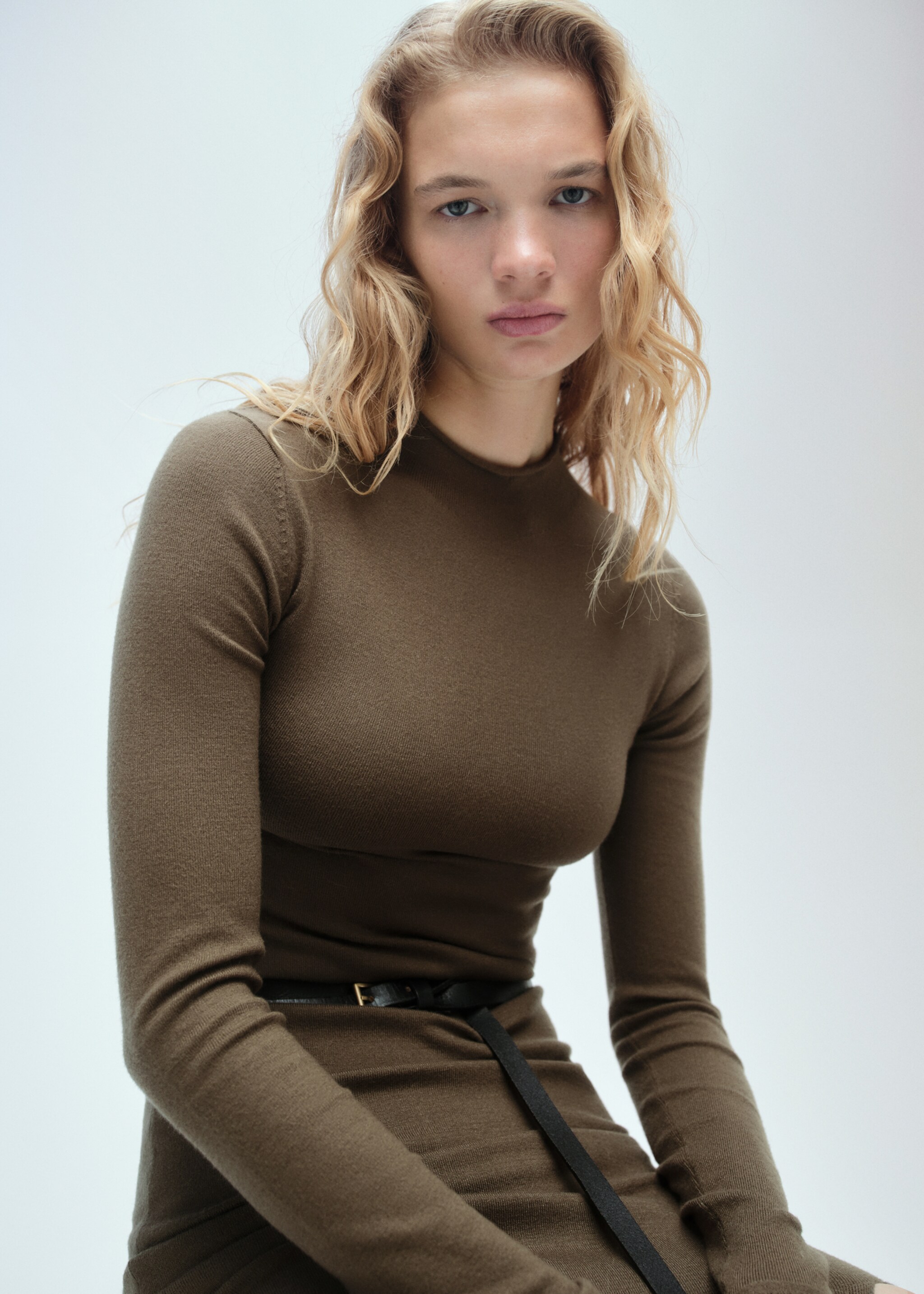 Side slit knit dress - Details of the article 2