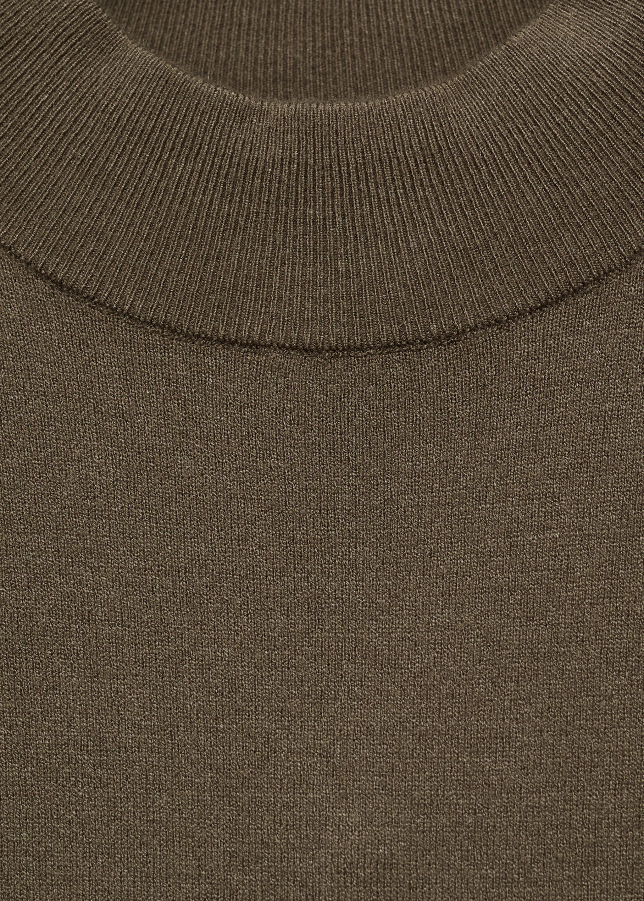 Side slit knit dress - Details of the article 8