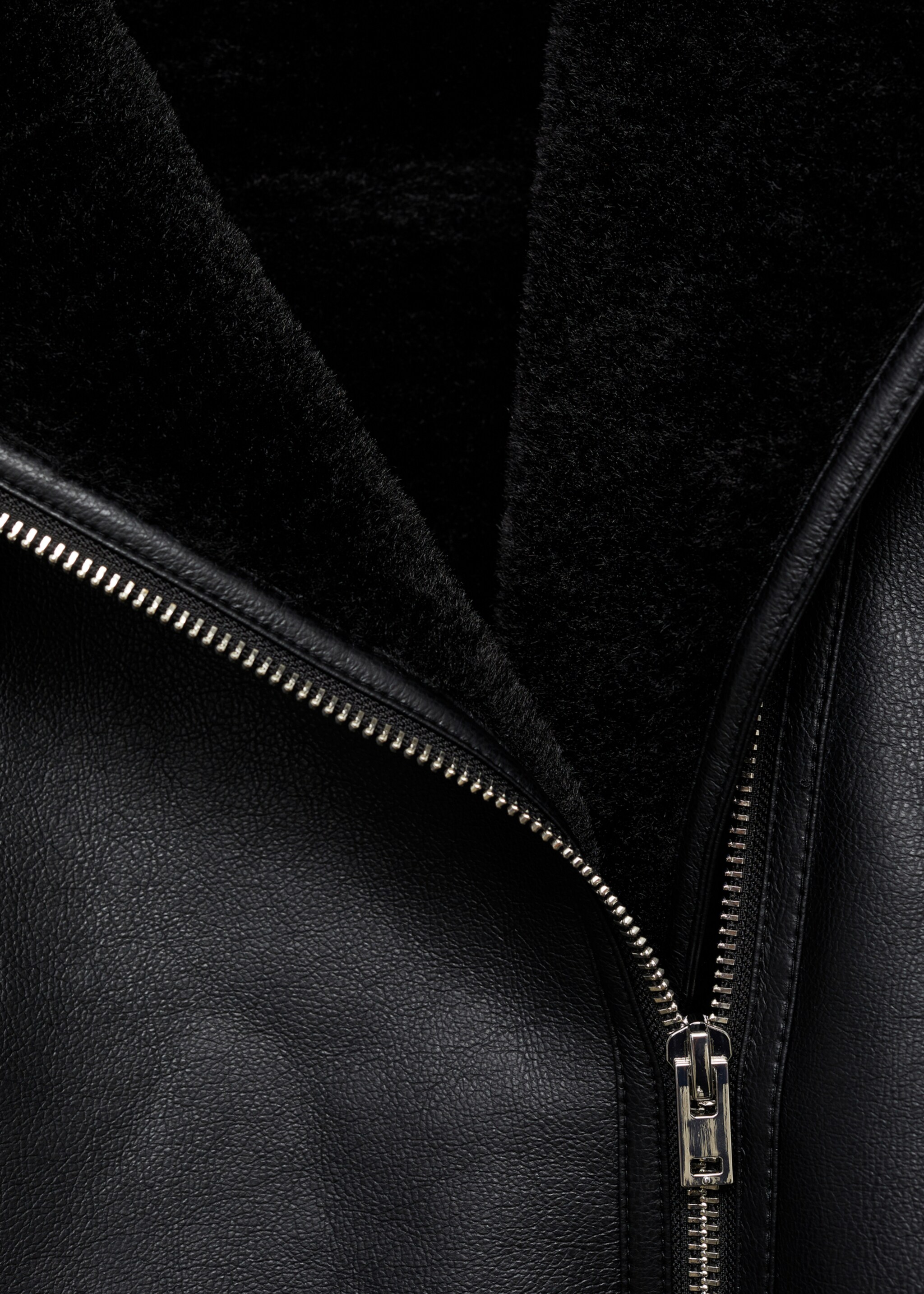 Jacket with shearling-effect lining - Details of the article 0