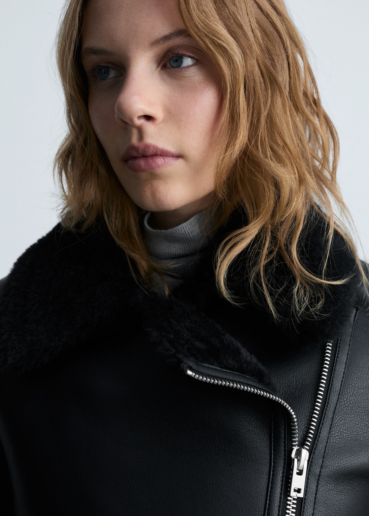 Jacket with shearling-effect lining - Details of the article 1