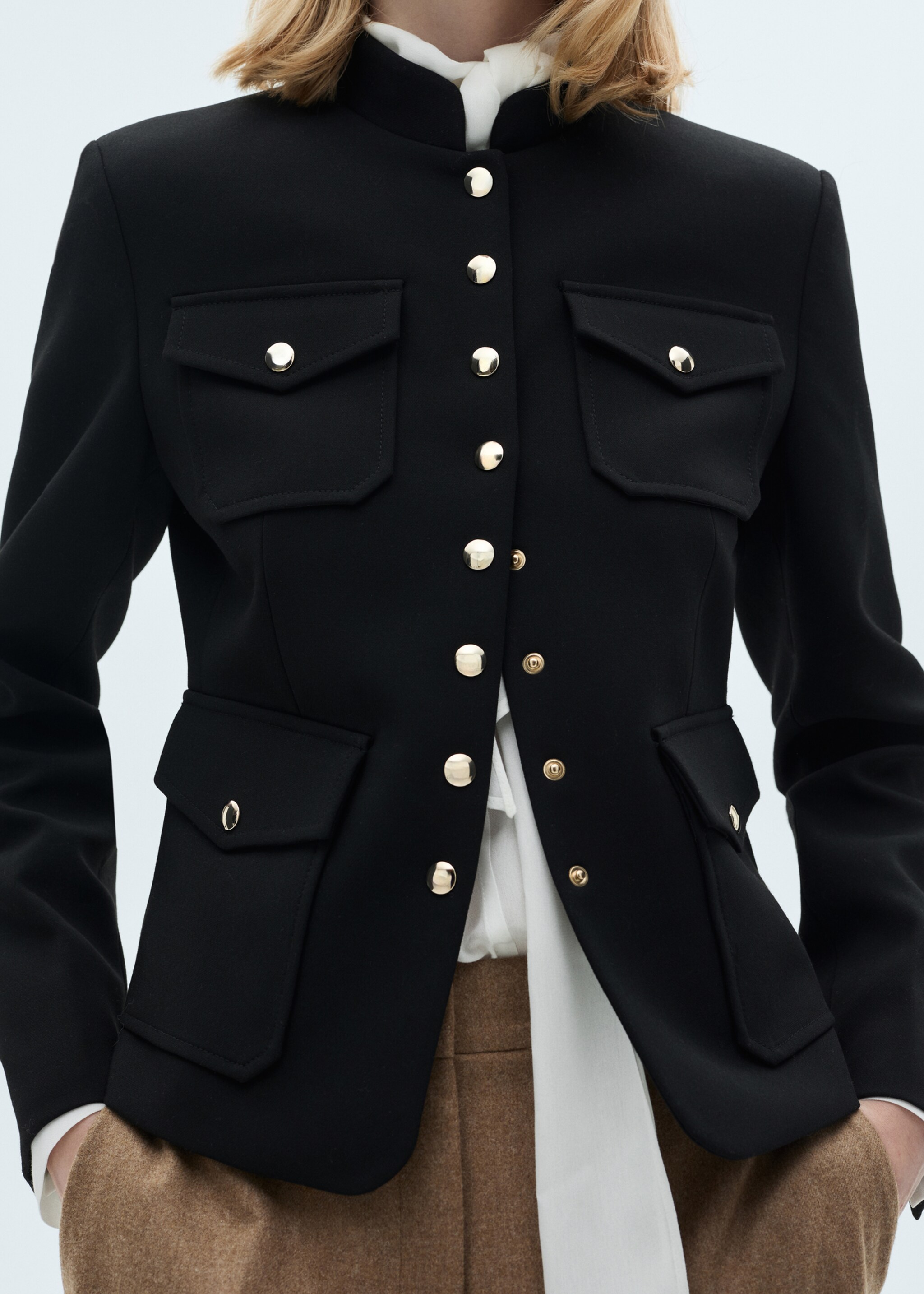 Jacket pockets with button detail - Medium plane