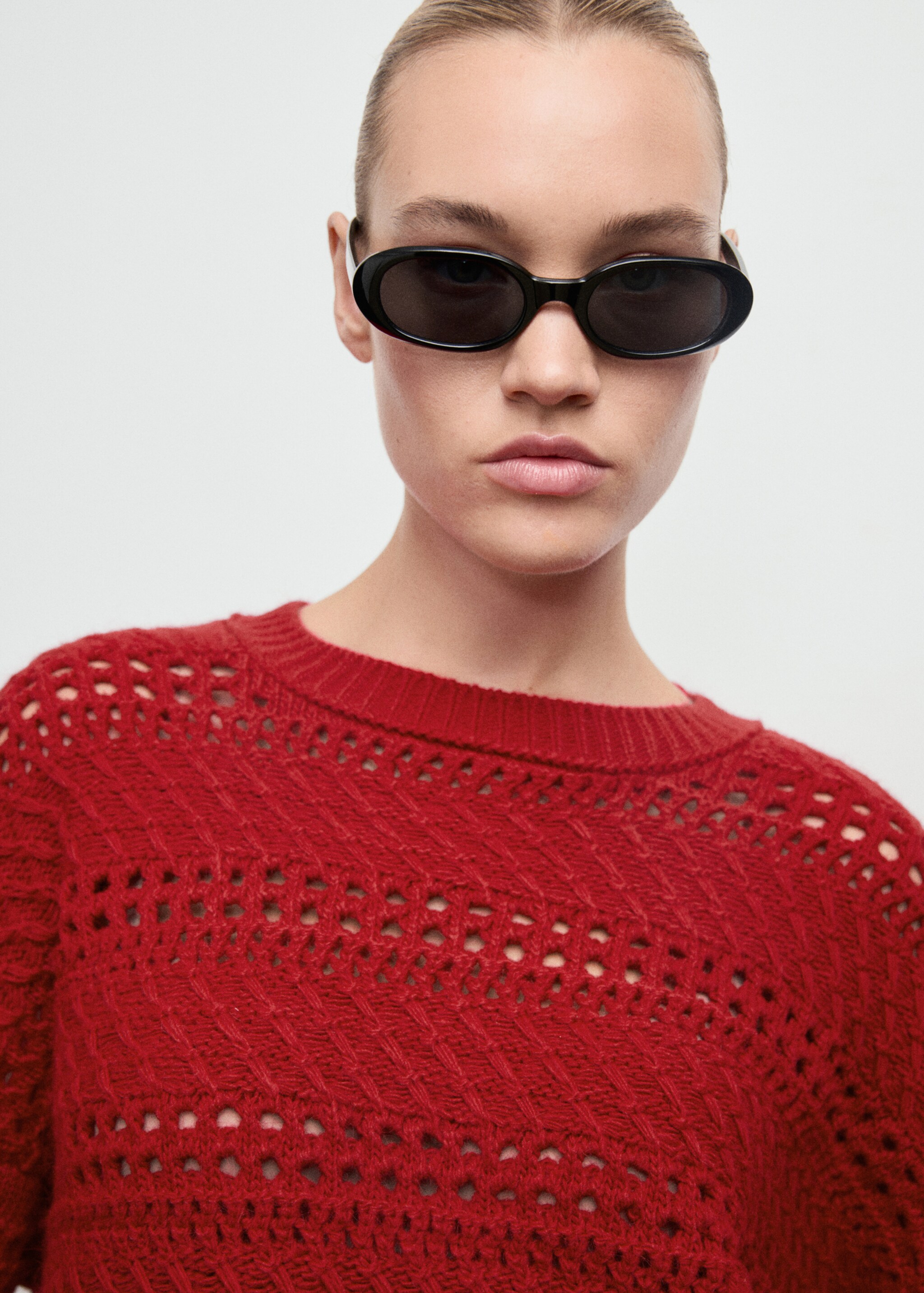 Openwork knit sweater - Details of the article 4, Red. Ref: 87060452-00.