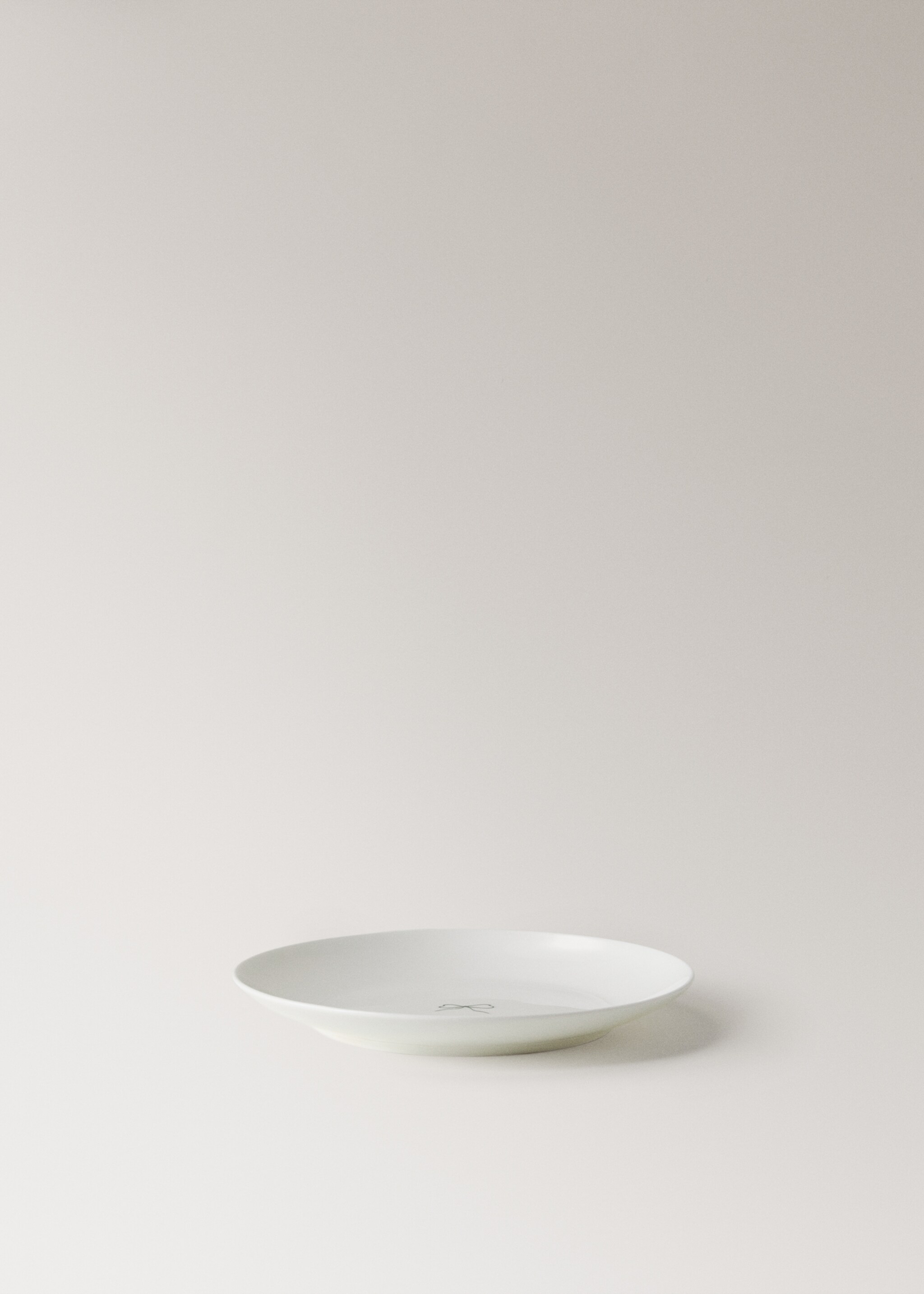 Bone china dessert plate - Details of the article 2, Off White. Ref: 87060459-00.