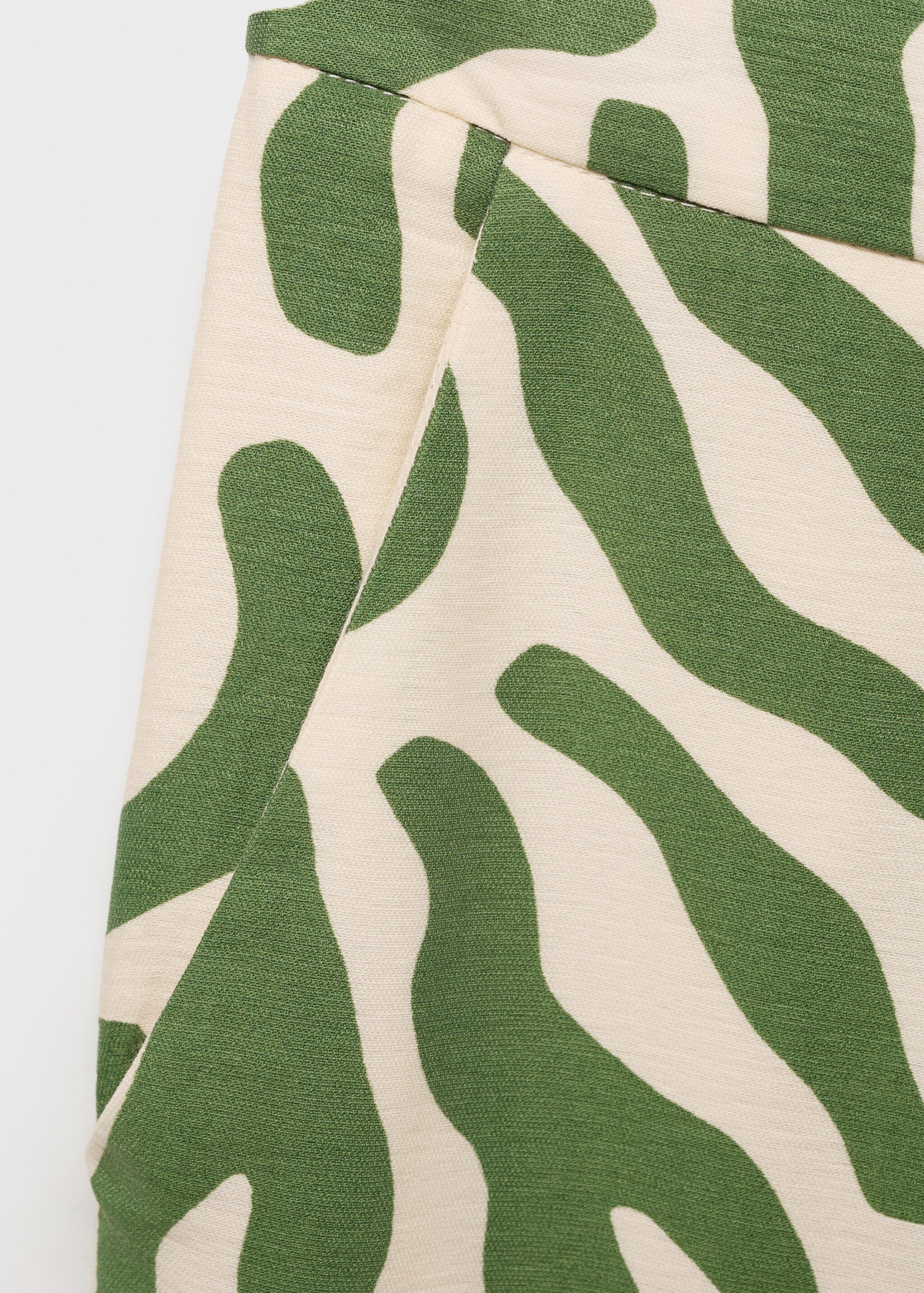 Printed straight trousers - Details of the article 8, Green. Ref: 87060579-00.