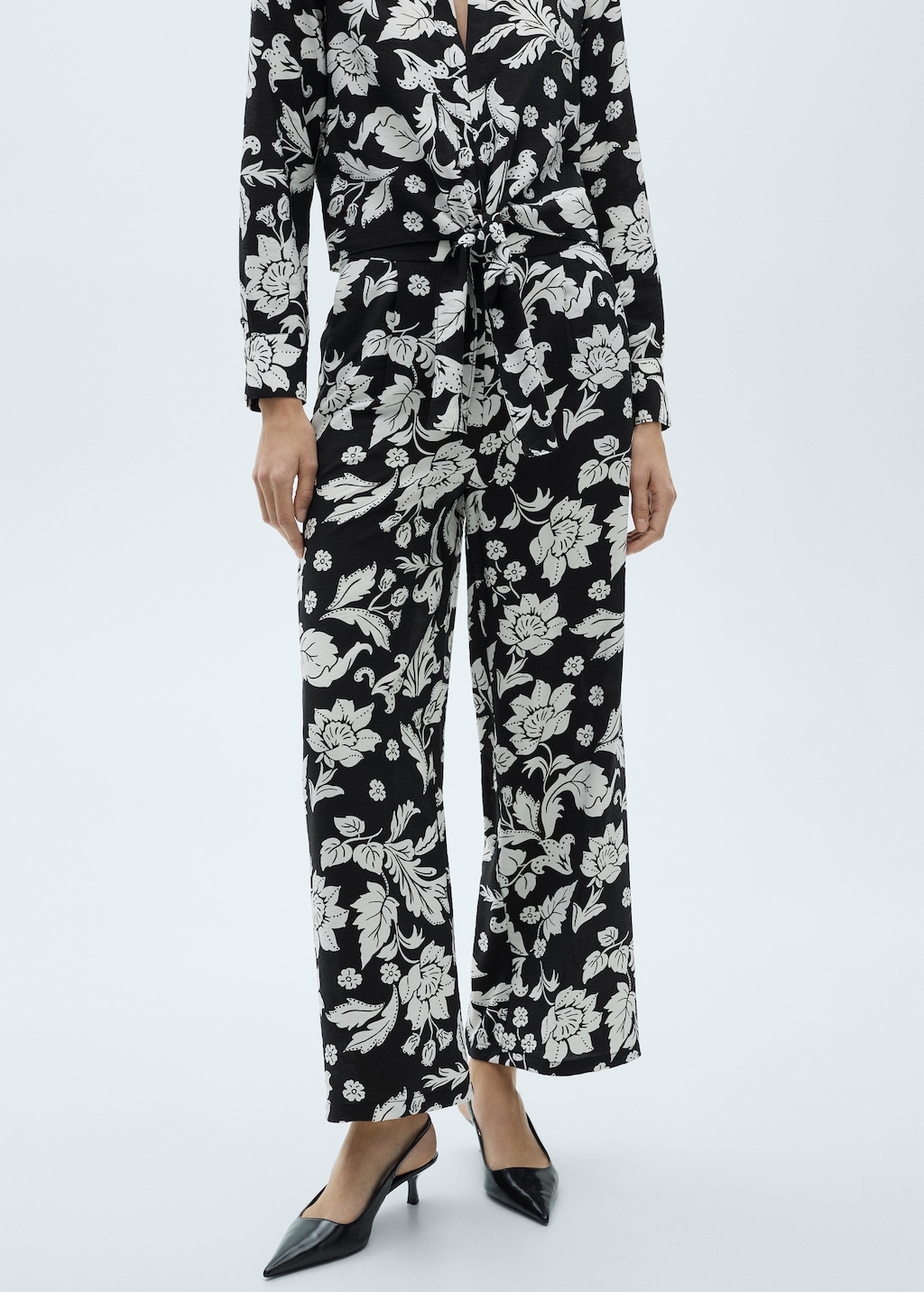 Pantalón recto estampado floral
