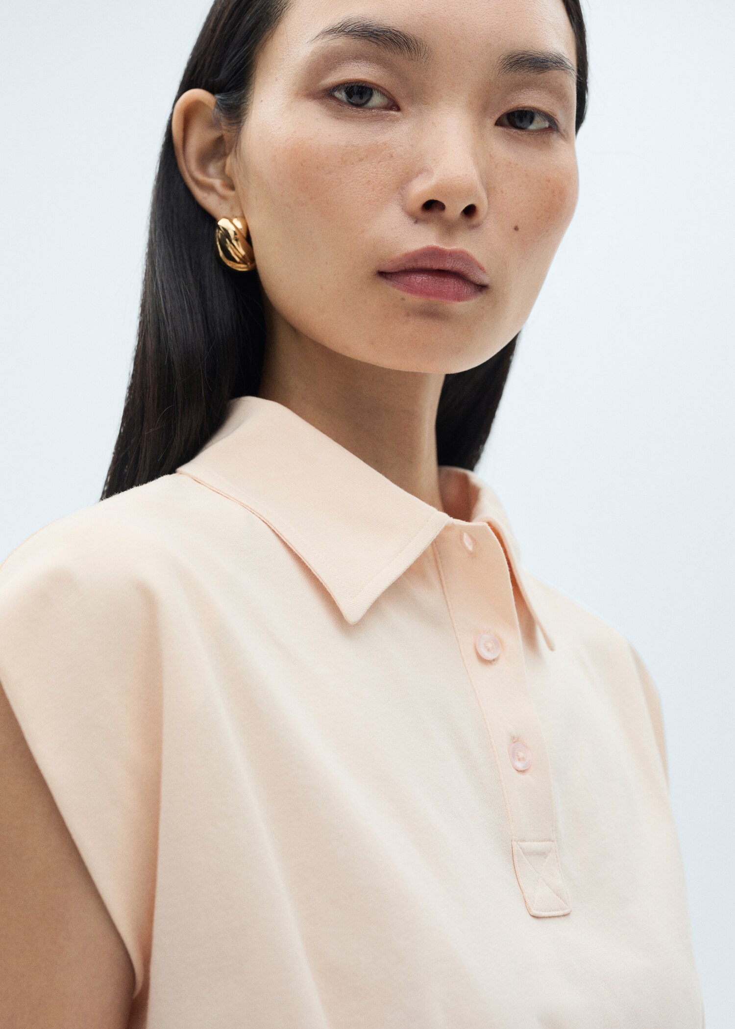 Short-sleeved cotton polo shirt - Details of the article 1