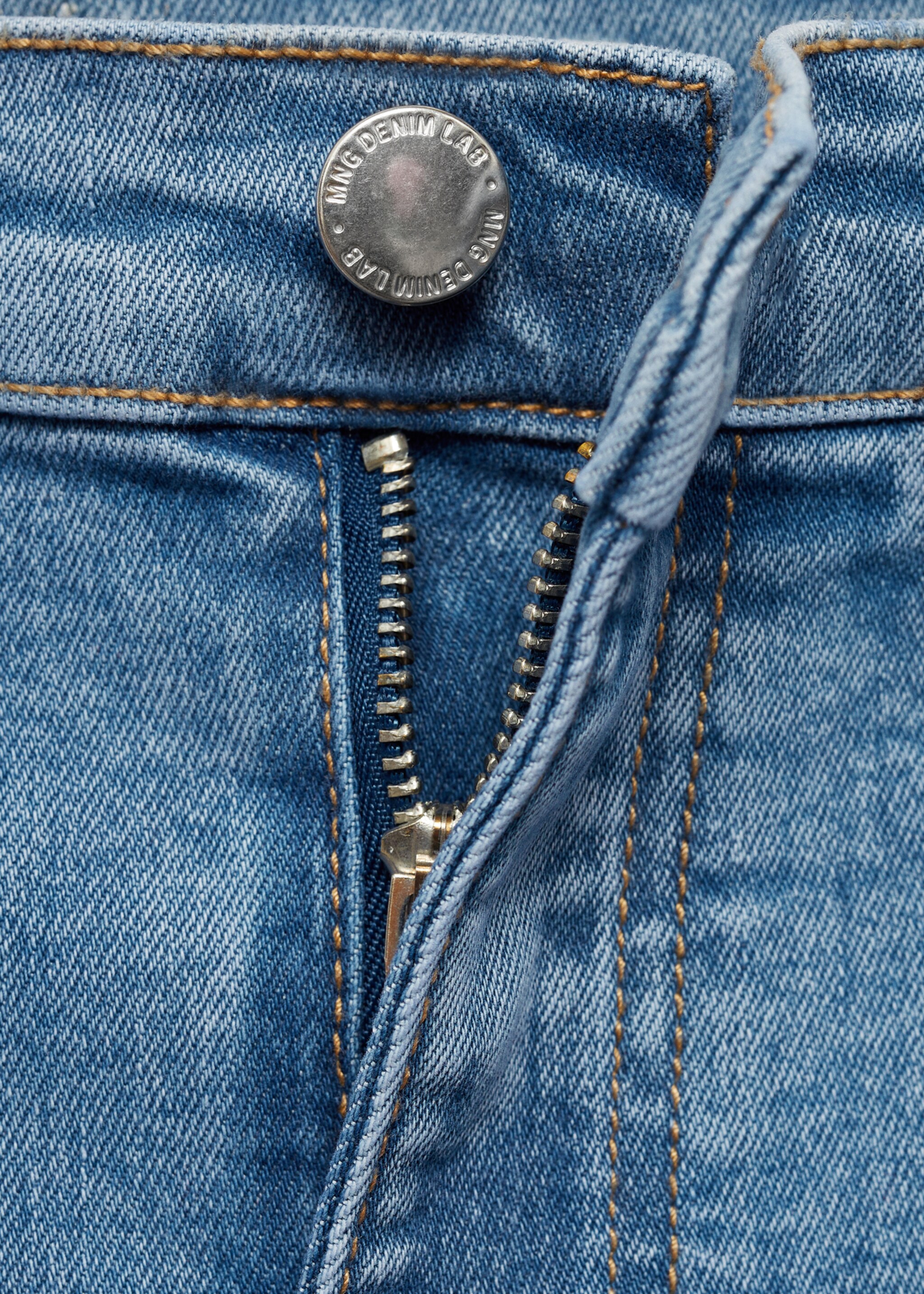 Frayed trumpet jeans - Details of the article 0