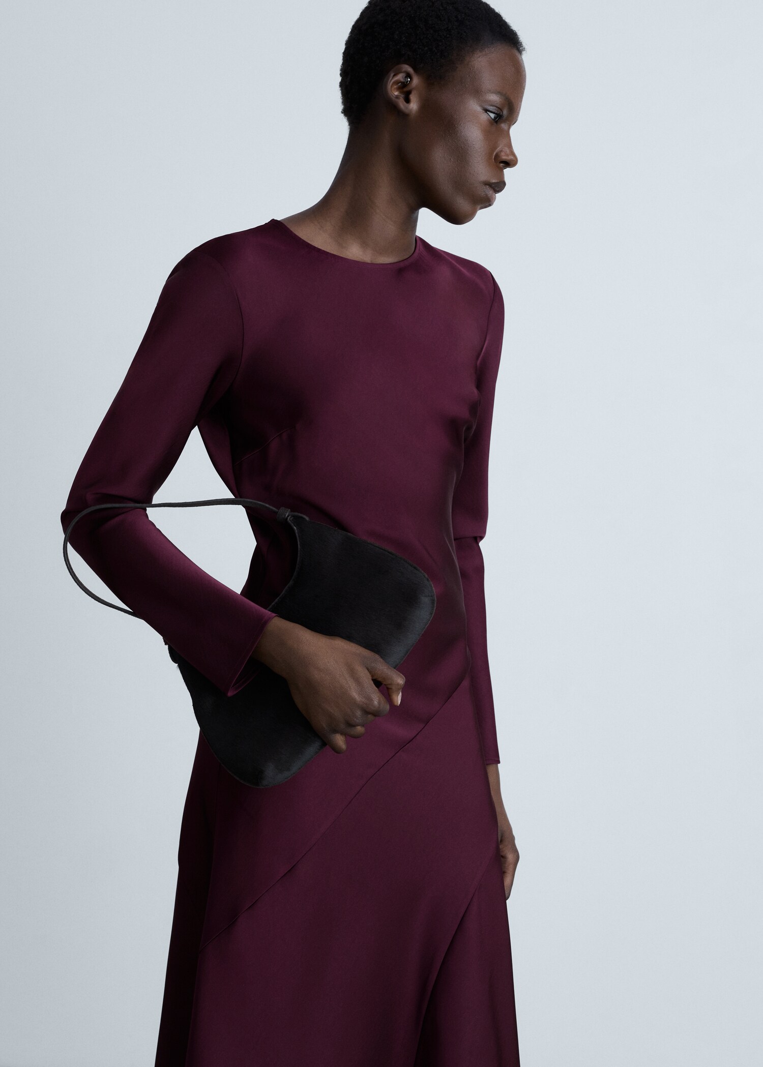 Satin dress with seam detail - Medium plane