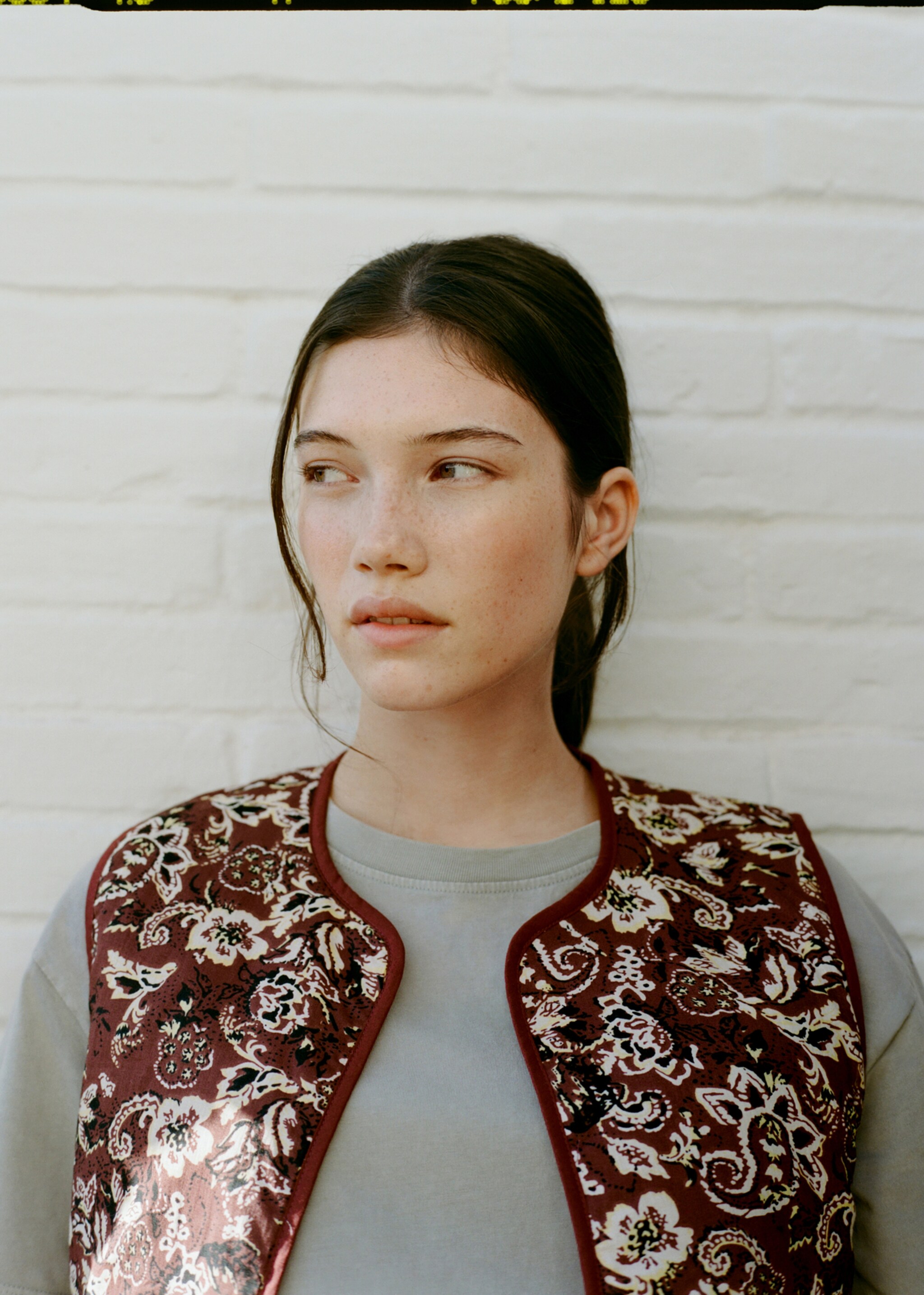 Cropped printed gilet - Details of the article 5