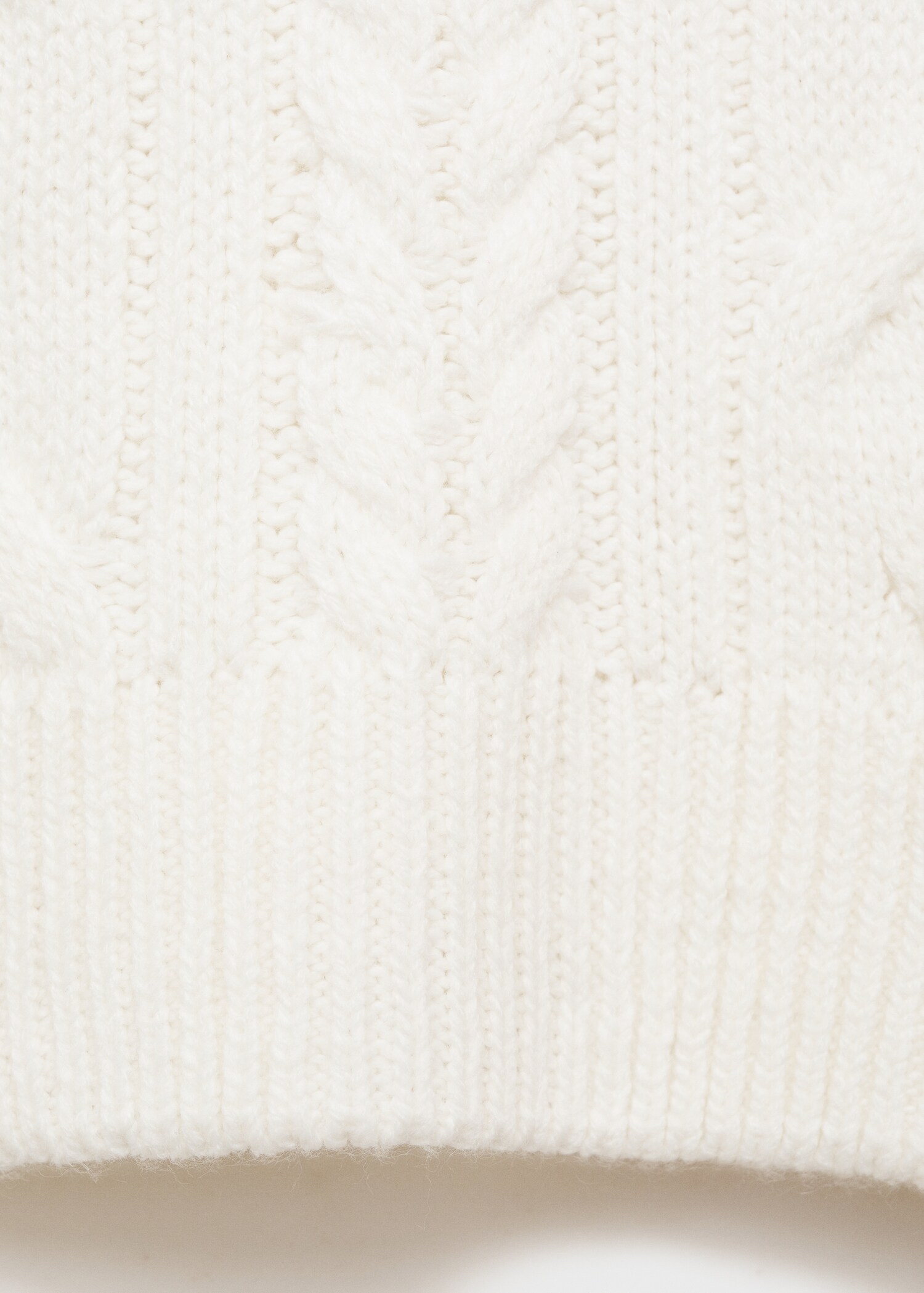 Cable-knit sweater - Details of the article 0