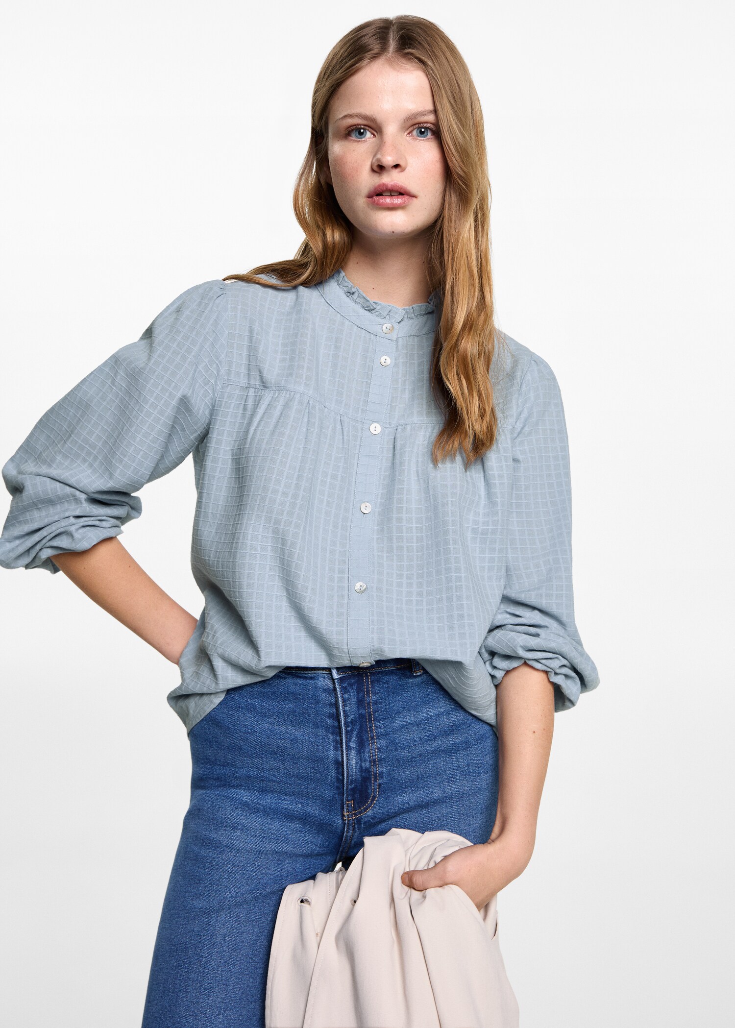 Blusa textura cuadros - Plano medio