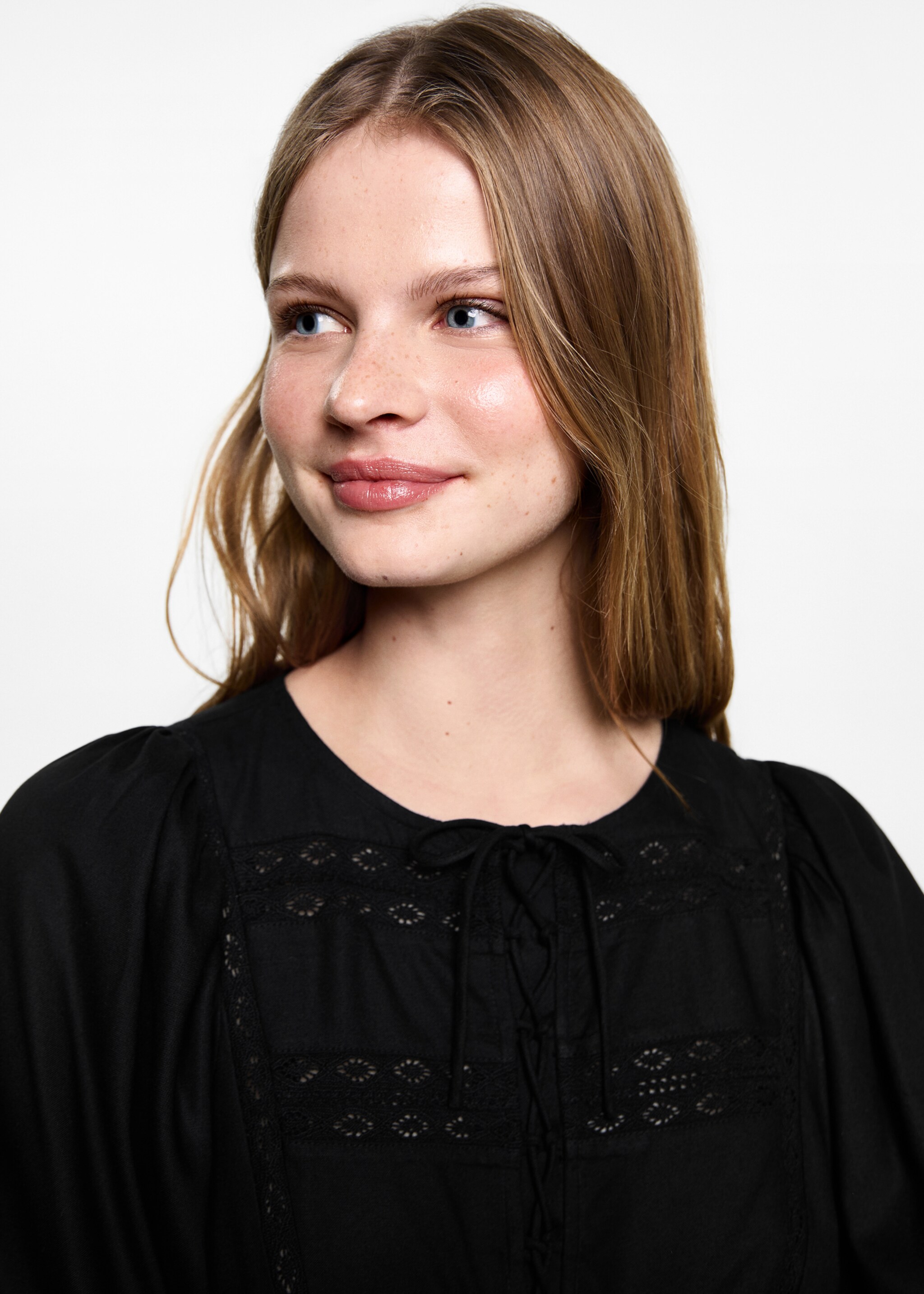 Puff sleeves blouse - Details of the article 1