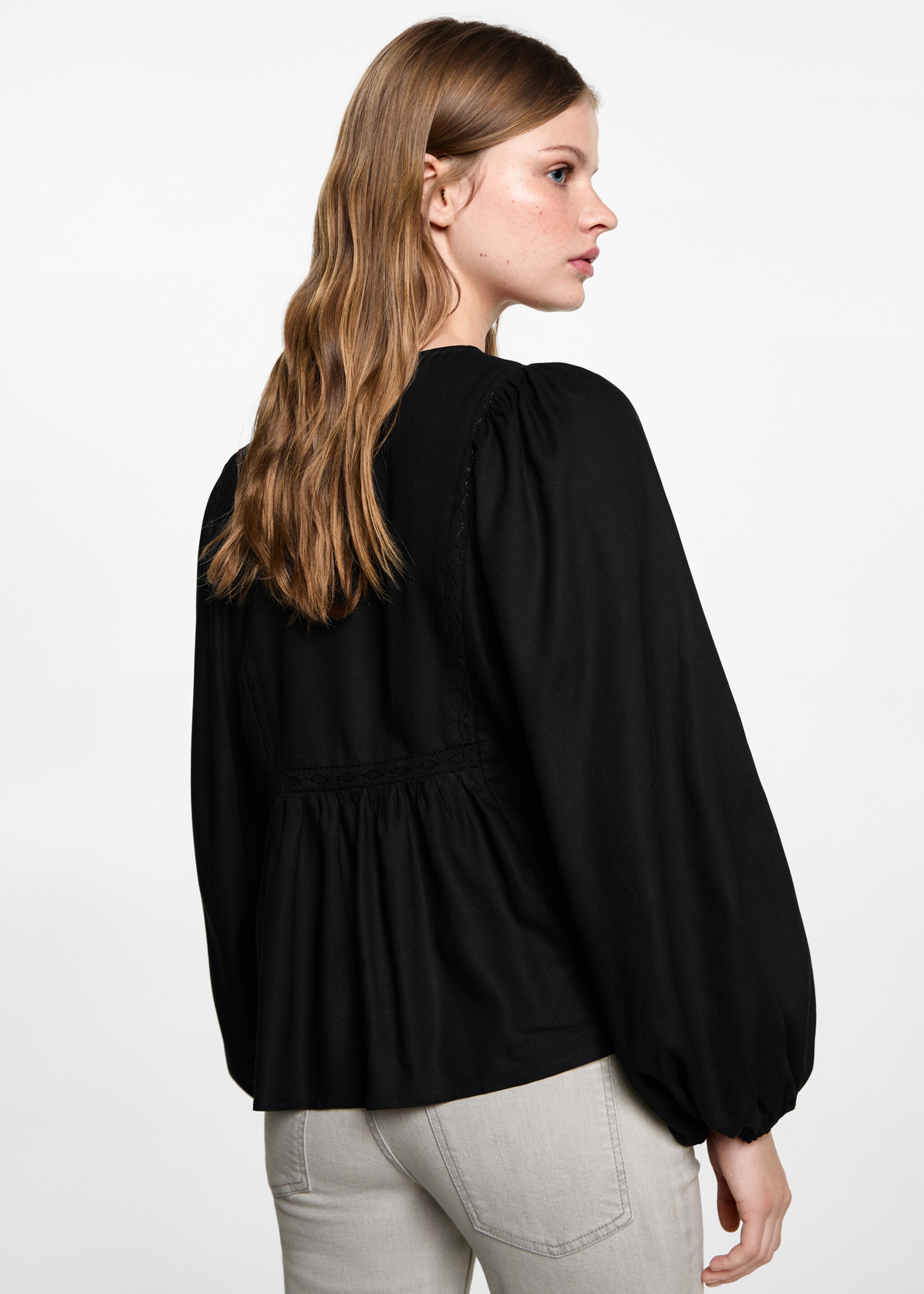 Puff sleeves blouse - Reverse of the article