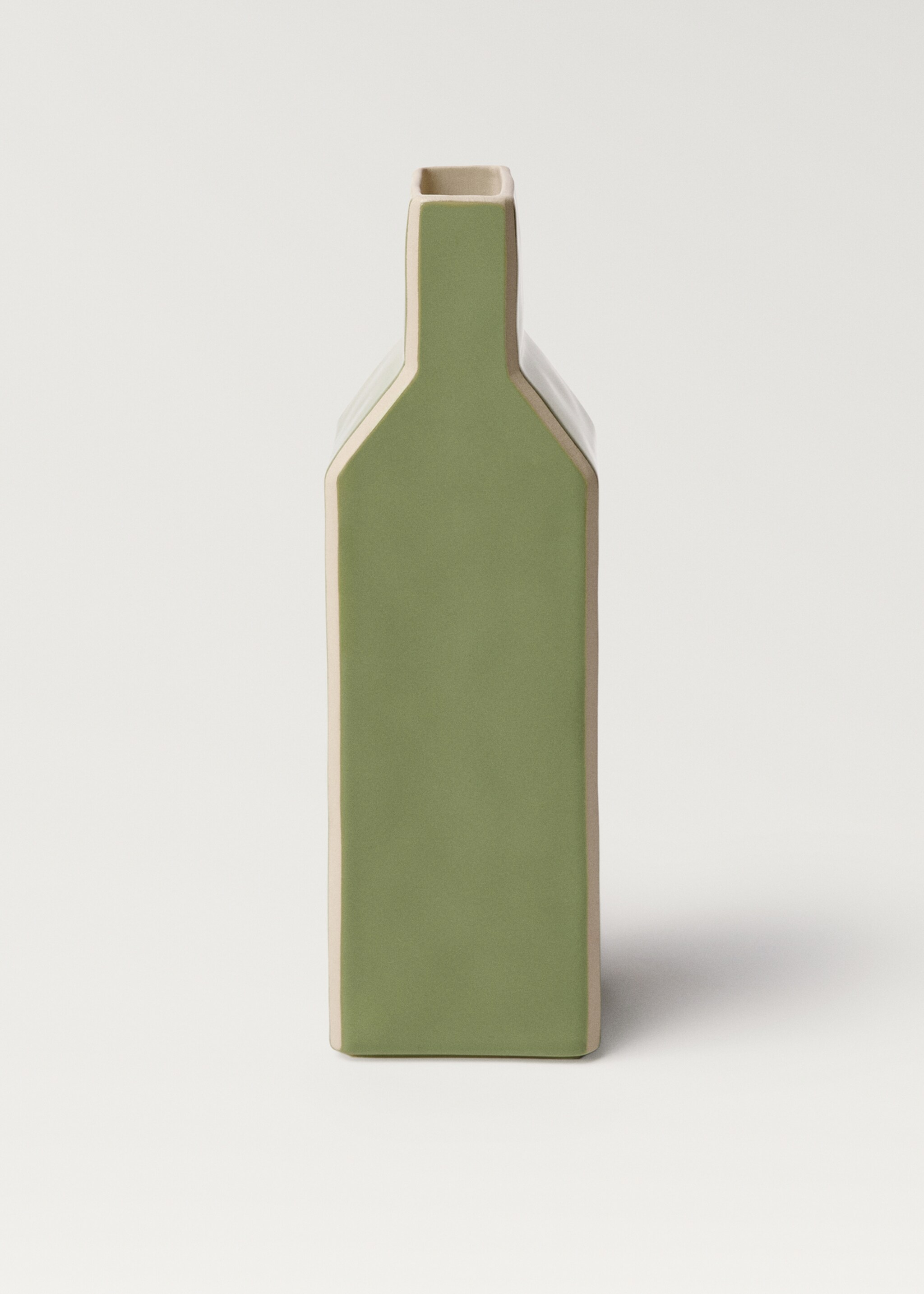 Vază .-- bottle - Articol fără model