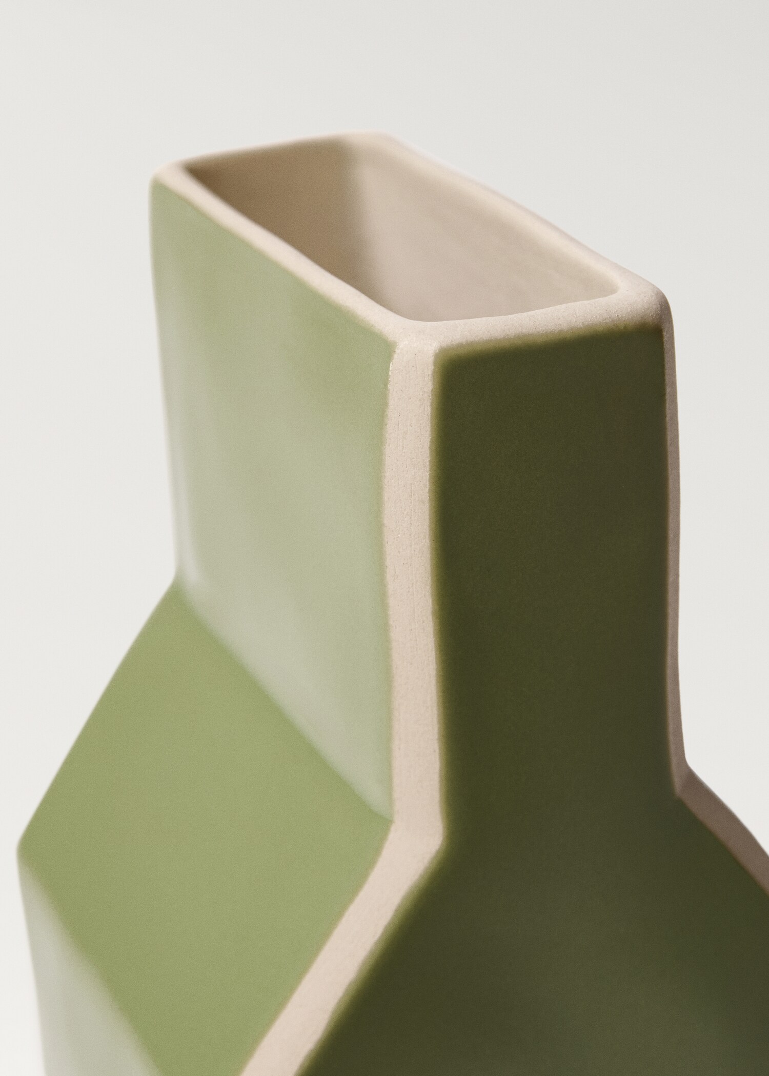 Stoneware vase with bottle design - Details of the article 1