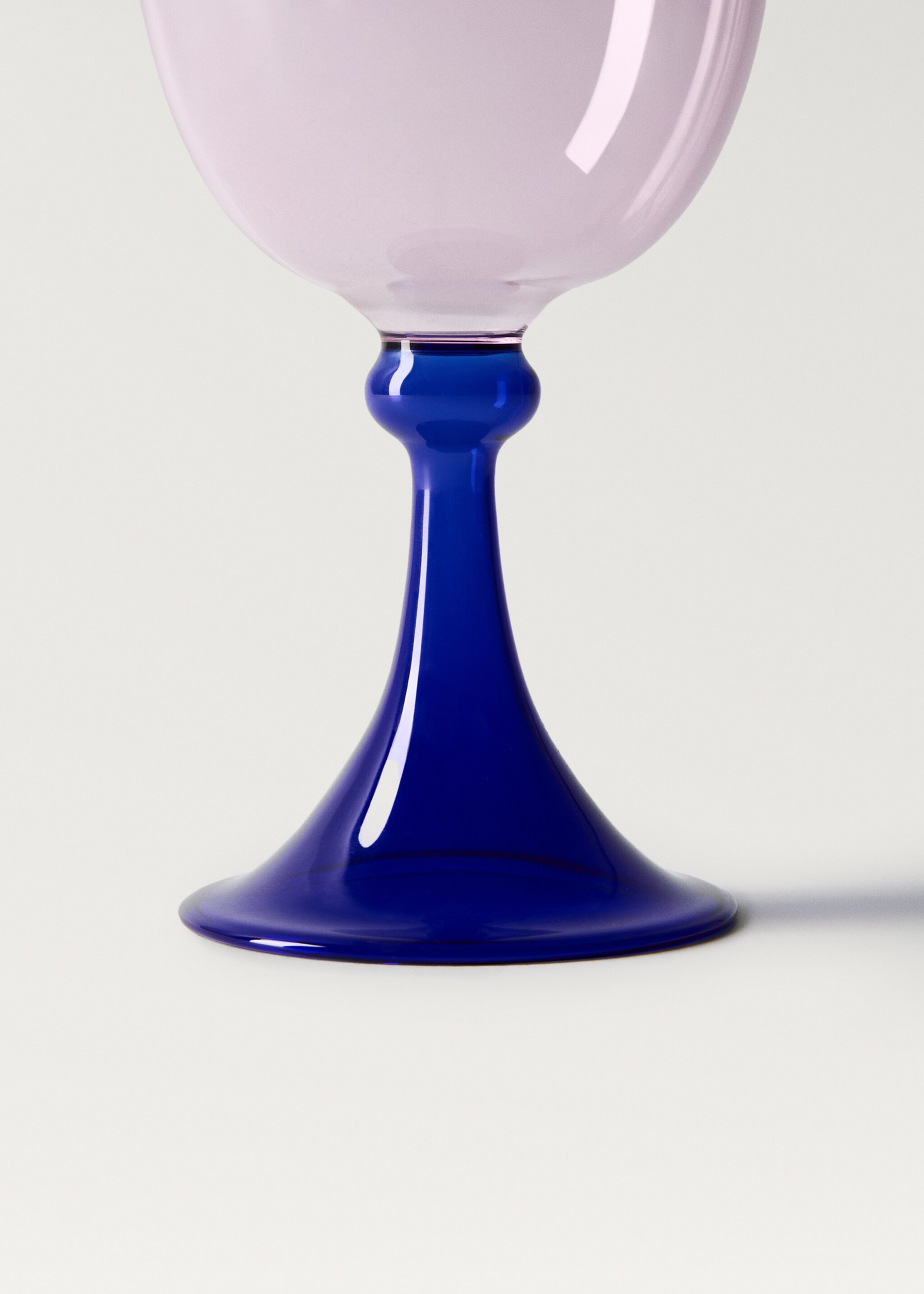 Borosilicate glass with two-tone design - Details of the article 2