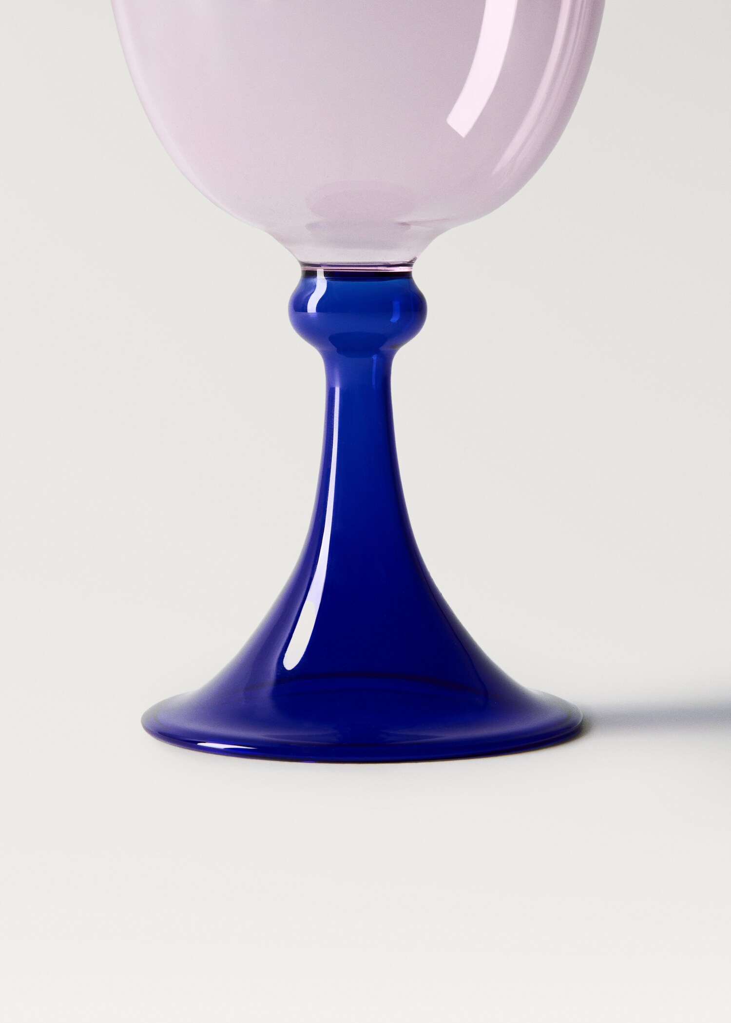 Borosilicate glass with two-tone design - Details of the article 2