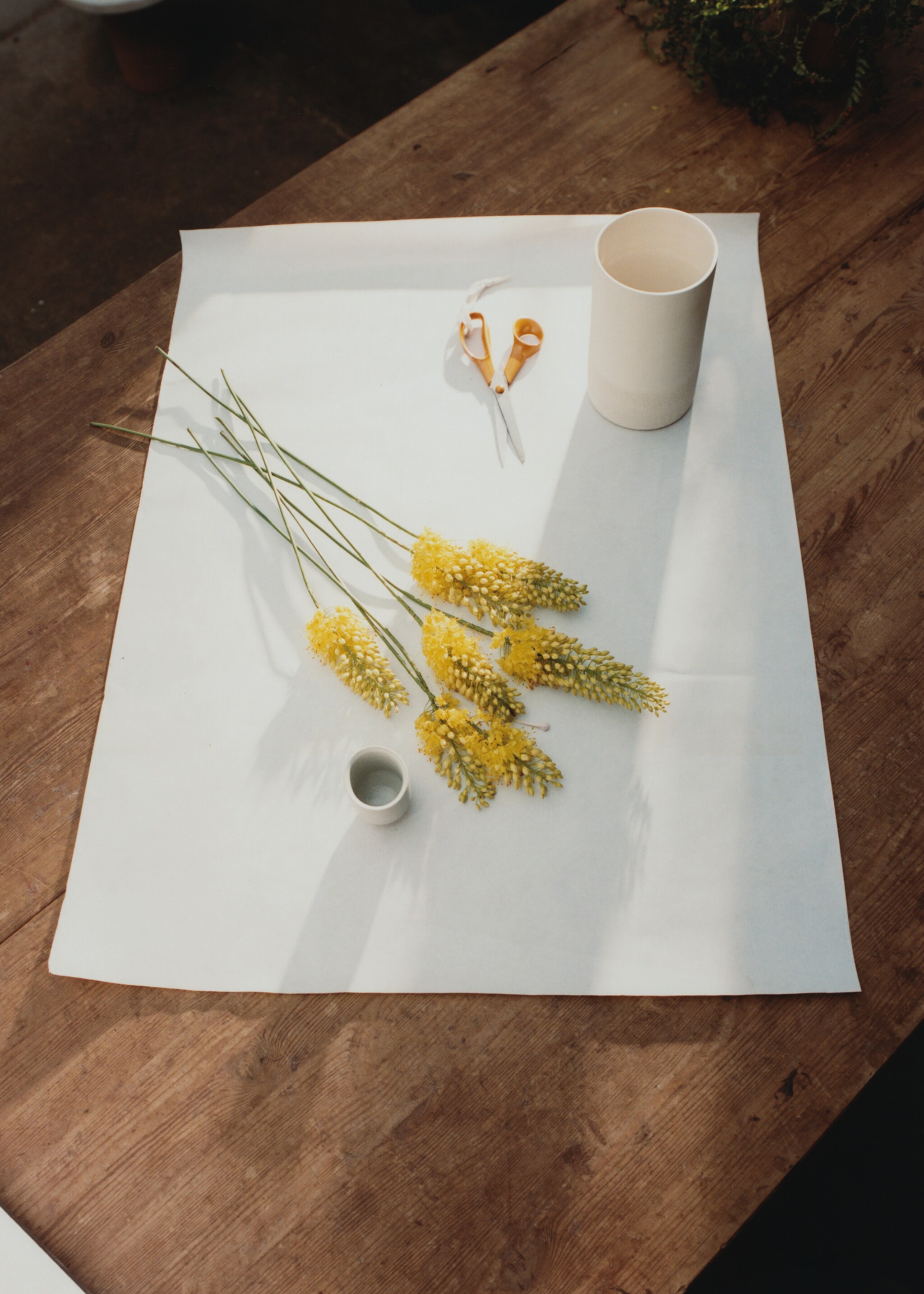Small crackle-glaze earthenware vase - Details of the article 6