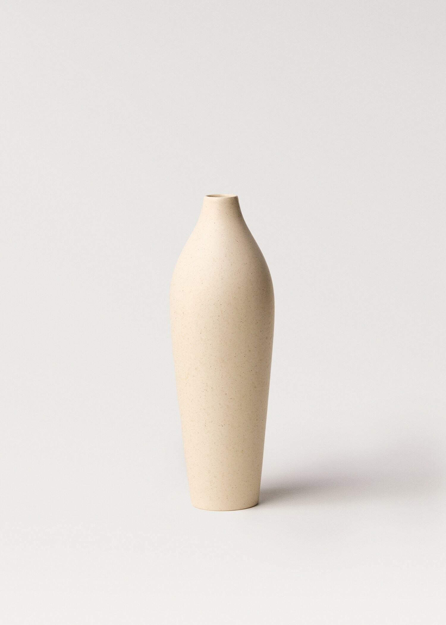 Vase en faïence de taille moyenne à design allongé - Article sans modèle