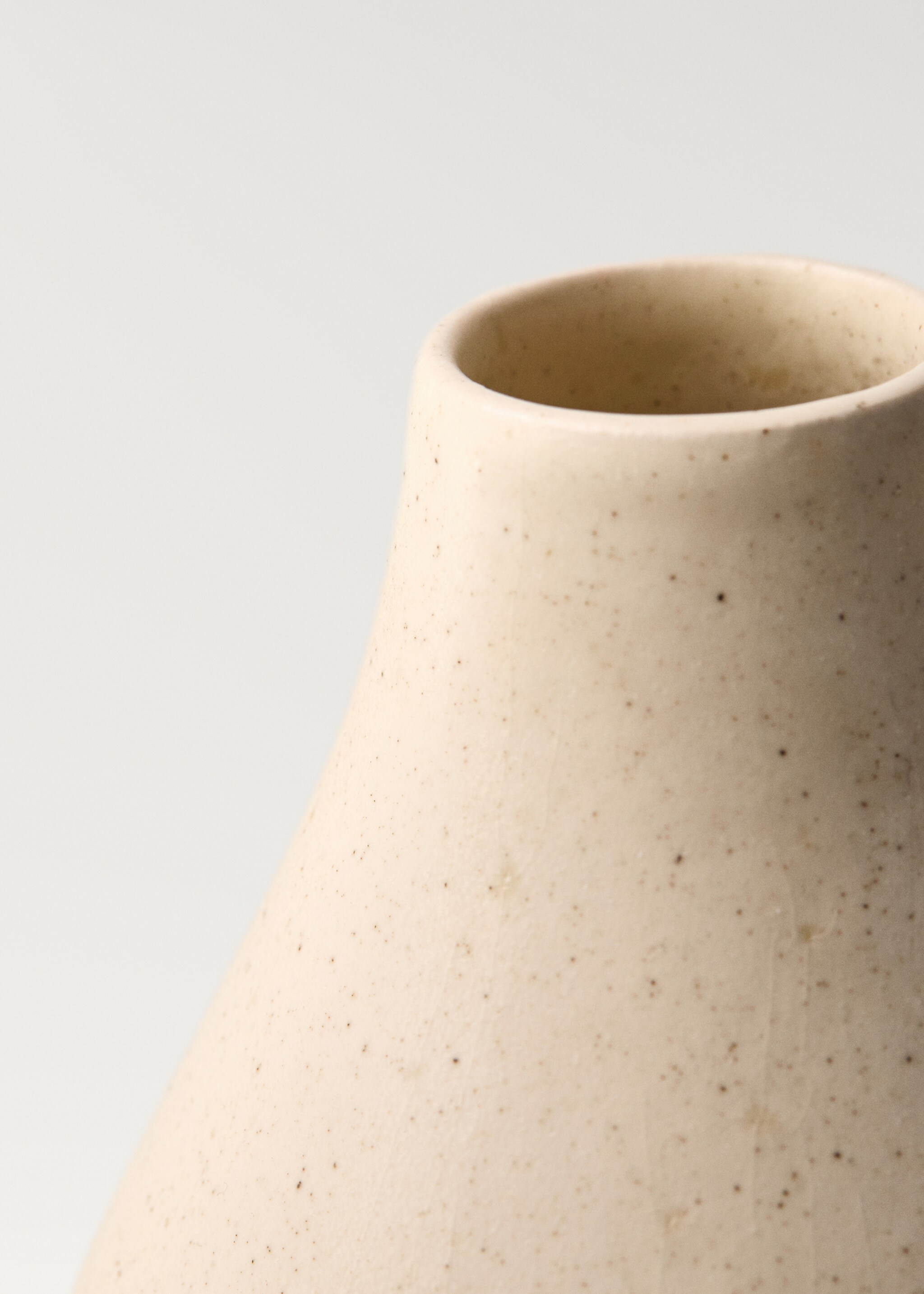 Vase en faïence de taille moyenne à design allongé - Détail de l'article 4