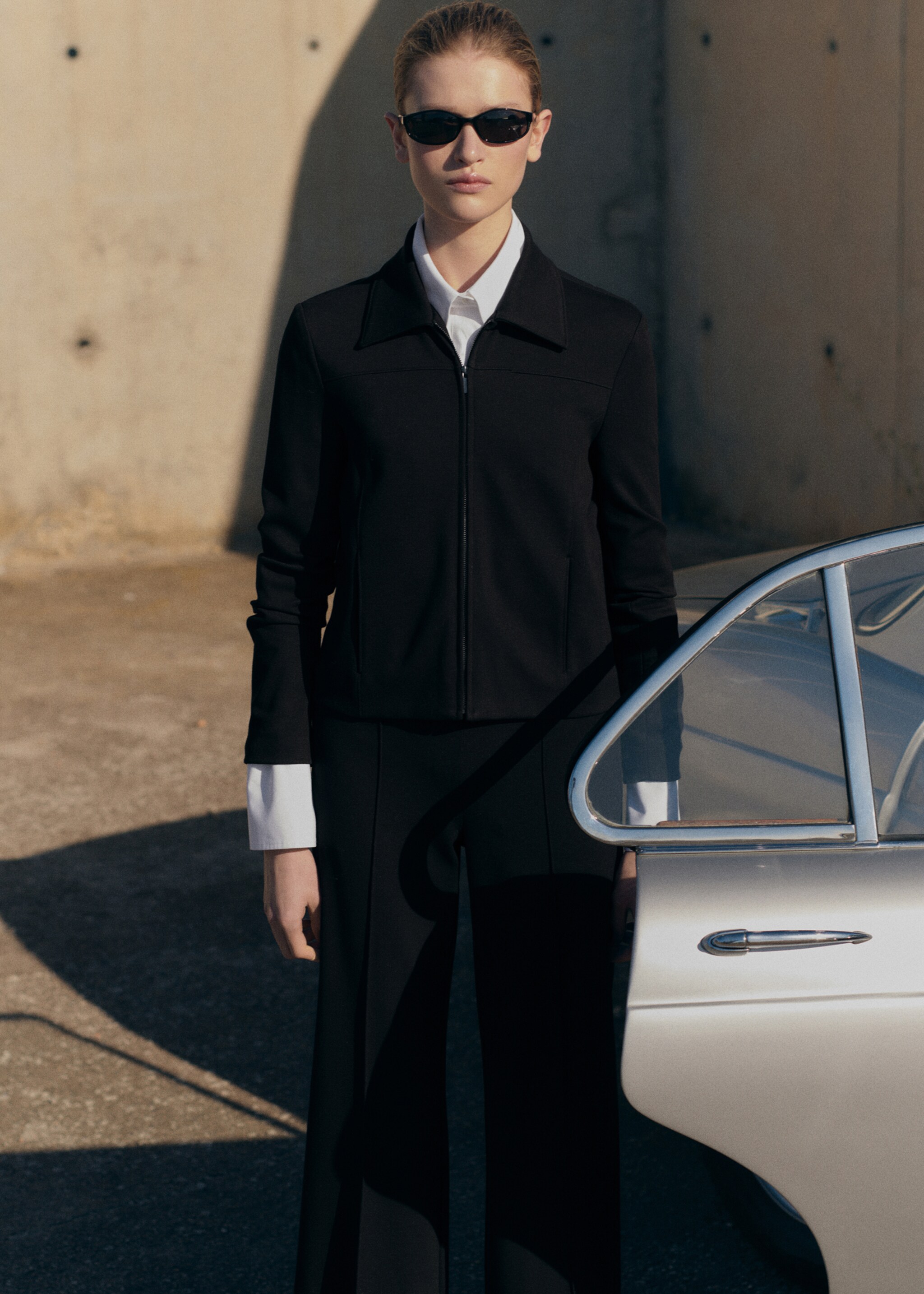 Wide-leg trousers with slits - Details of the article 7
