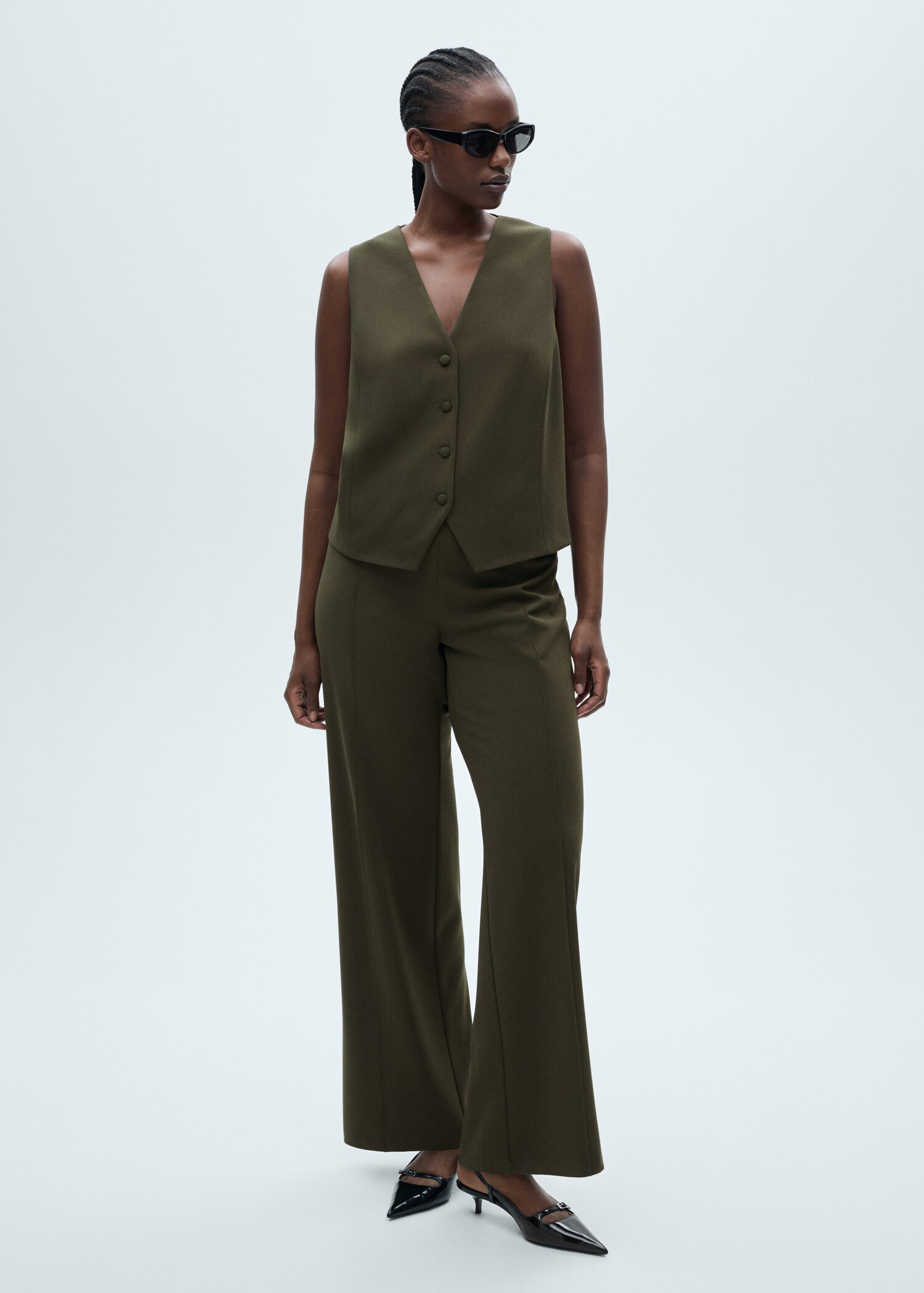 Suit waistcoat with buttons - Details of the article 3