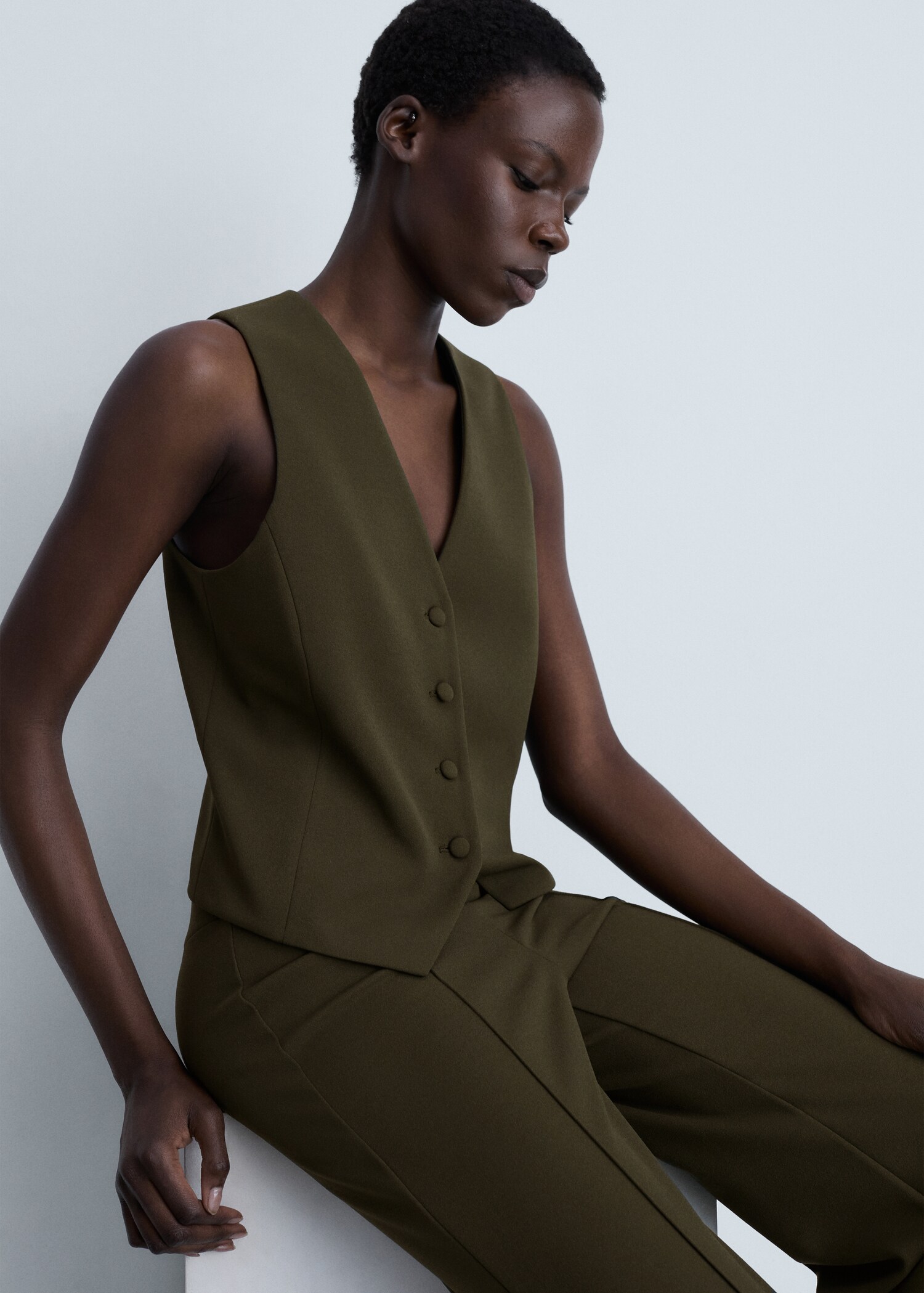 Suit waistcoat with buttons - Details of the article 6