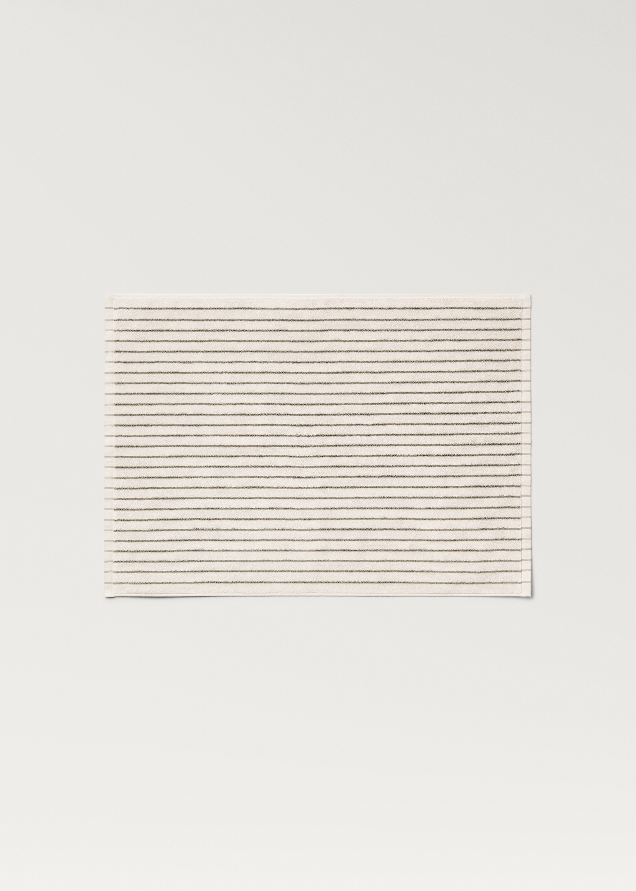 Two-tone striped bath mat - Article without model